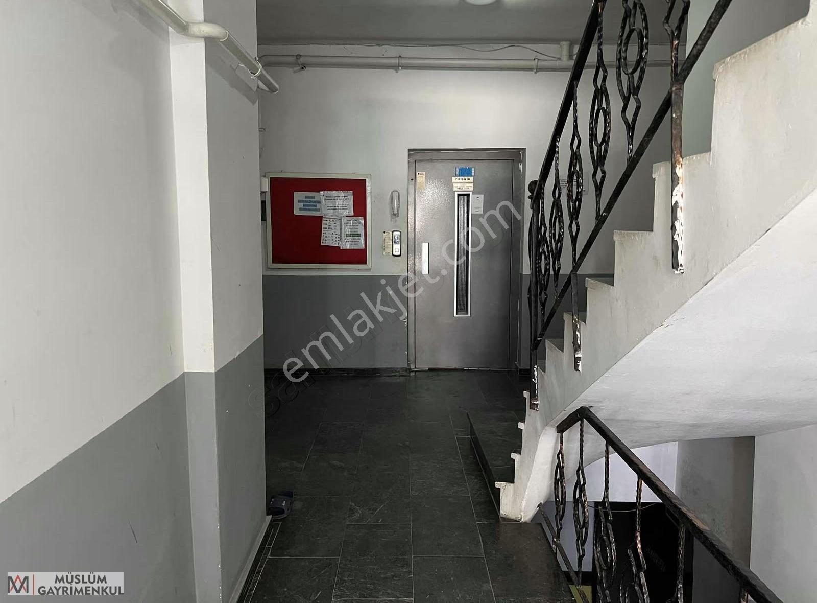 Meydanda 150m2 3+1 Kaçırılmayacak Oturuma Hazır Fırsat Daire - Görsel 23