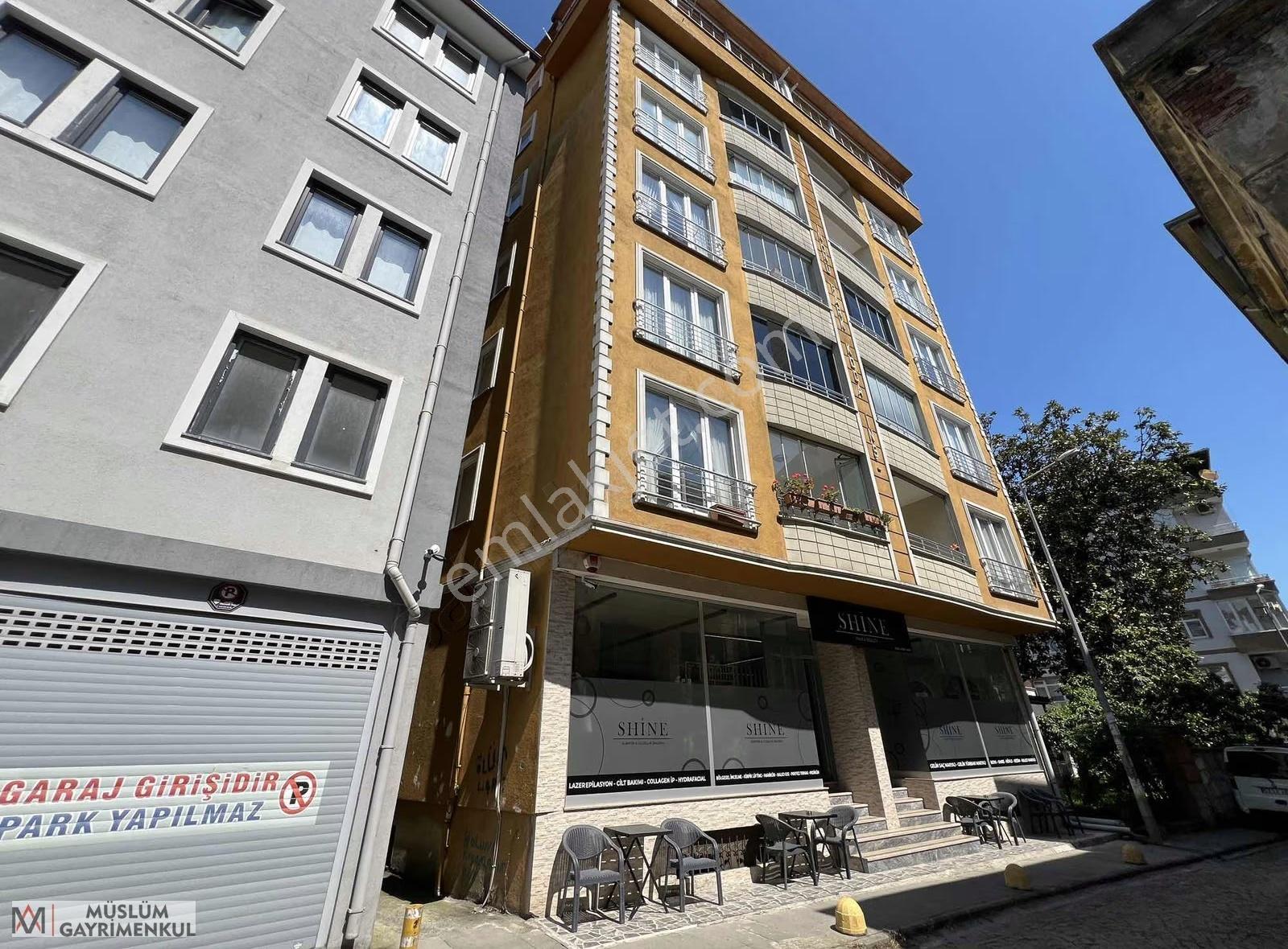 Meydanda 150m2 3+1 Kaçırılmayacak Oturuma Hazır Fırsat Daire