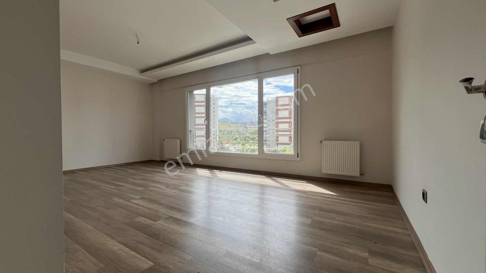 Konal/ Bölgenin En Prestijli Sitesinde 3+1 Köşe Daire Satılık - Görsel 3