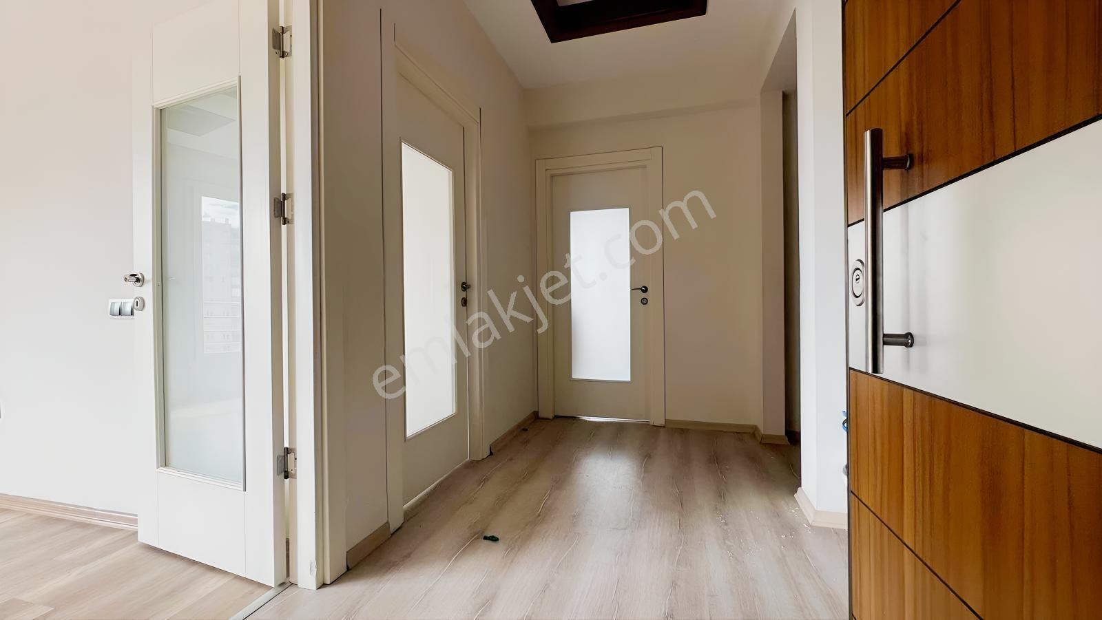 Konal/ Bölgenin En Prestijli Sitesinde 3+1 Köşe Daire Satılık - Görsel 24