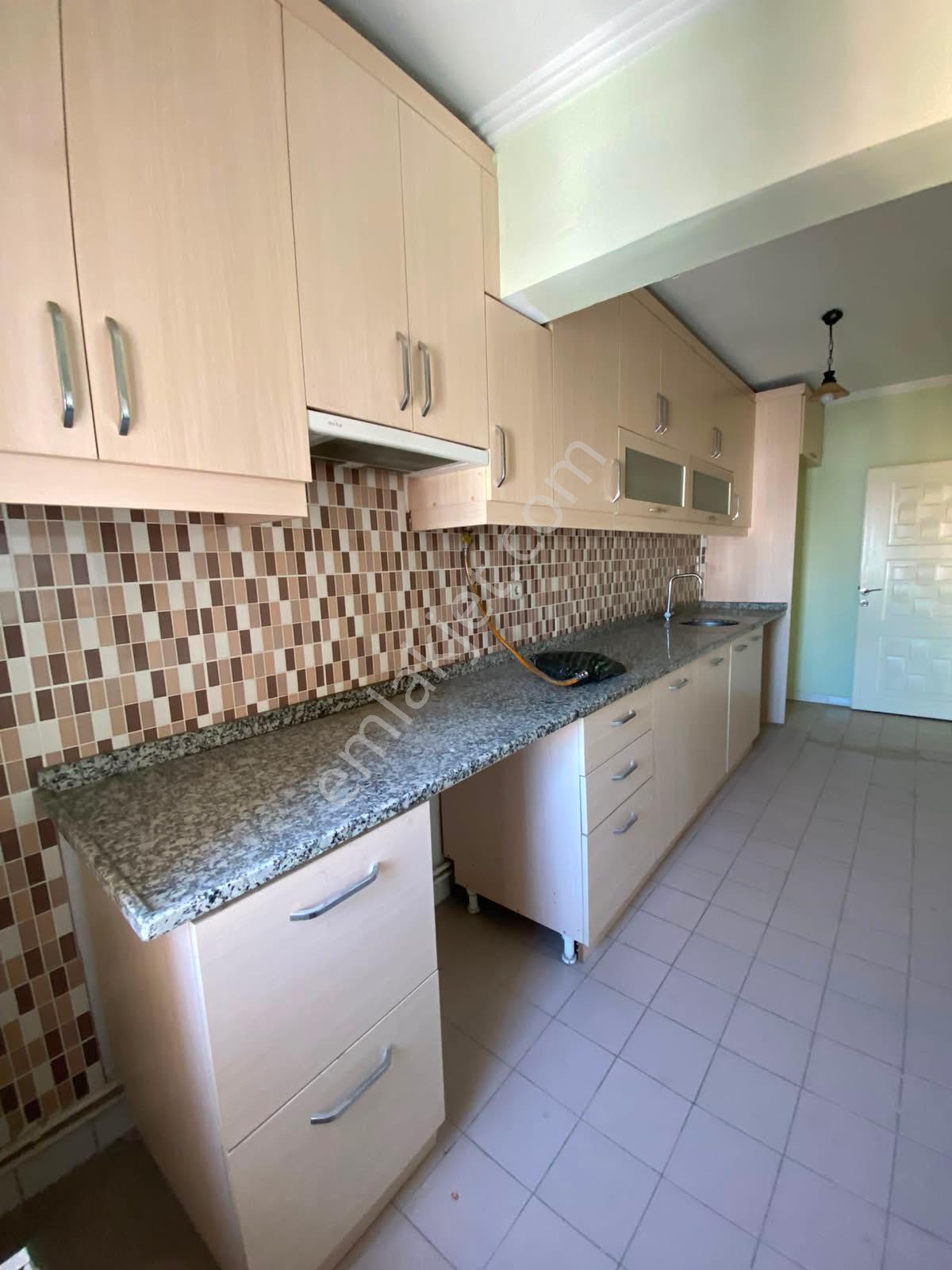 Esenyurt Metrobüsün Dibi Site İçerisinden 3+1 Kiralık 38.500 - Görsel 5