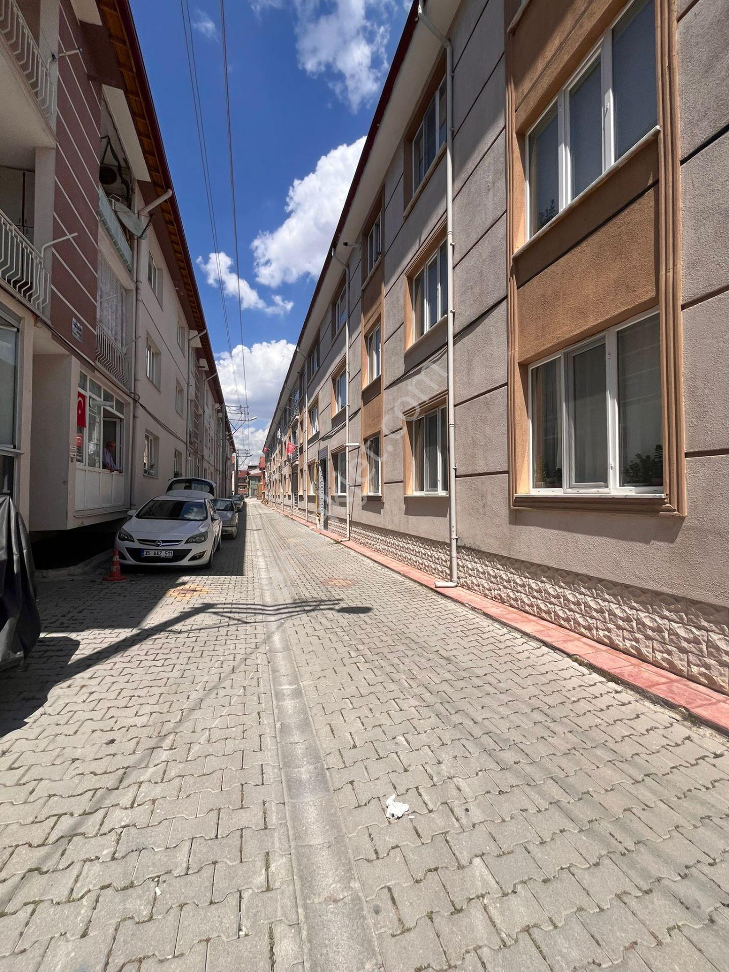 Deniz Yiğit Emlak'tan Gaybiefendi Mahallesinde Satılık Full Yapılı Bakımlı 2+1 Arakat Dairee - Görsel 24