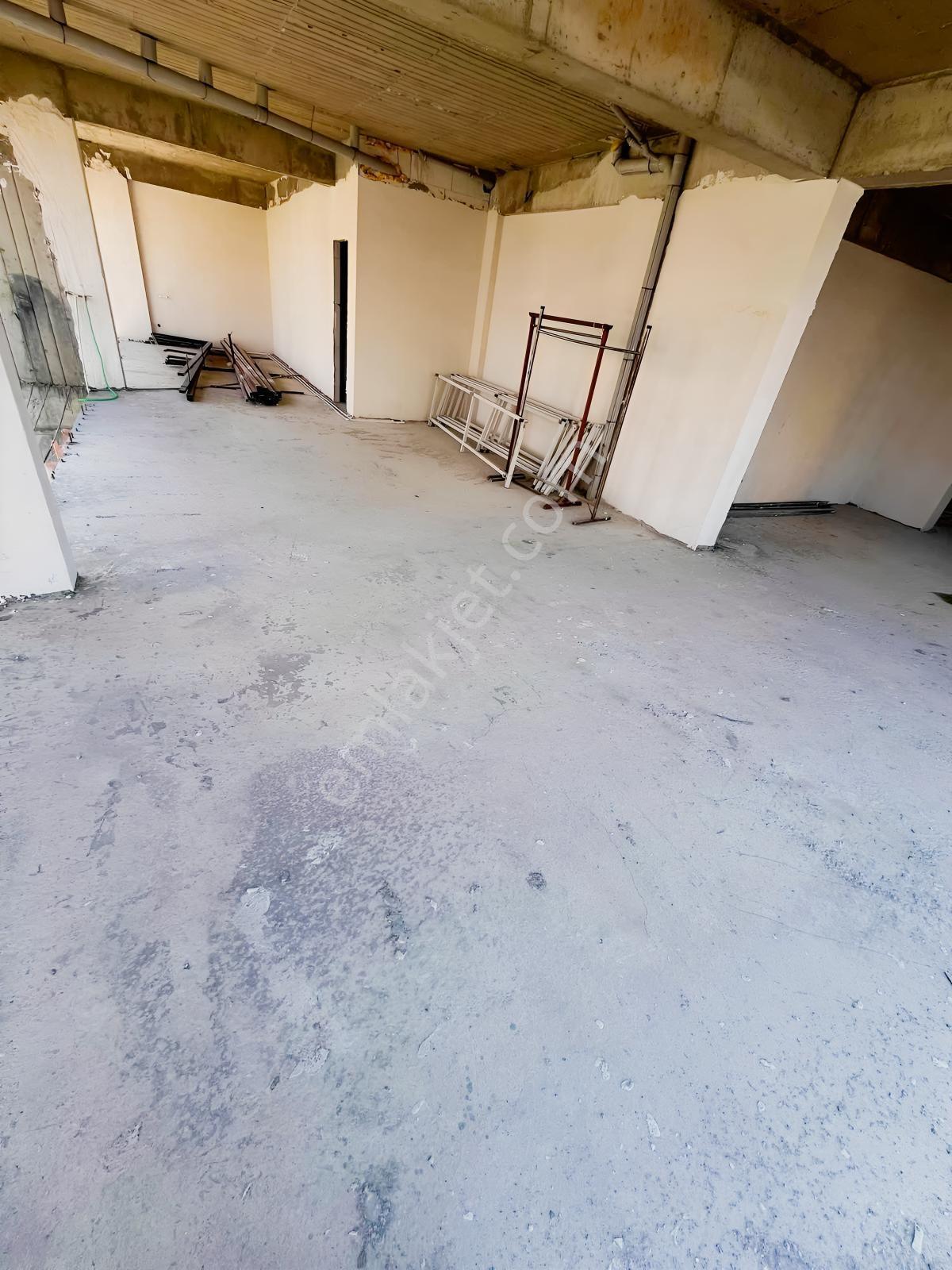 Şemiklerde Kose Başı 270 M2 Kapalı 500 M2 Ön Bahce Alanı Dükkan - Görsel 6