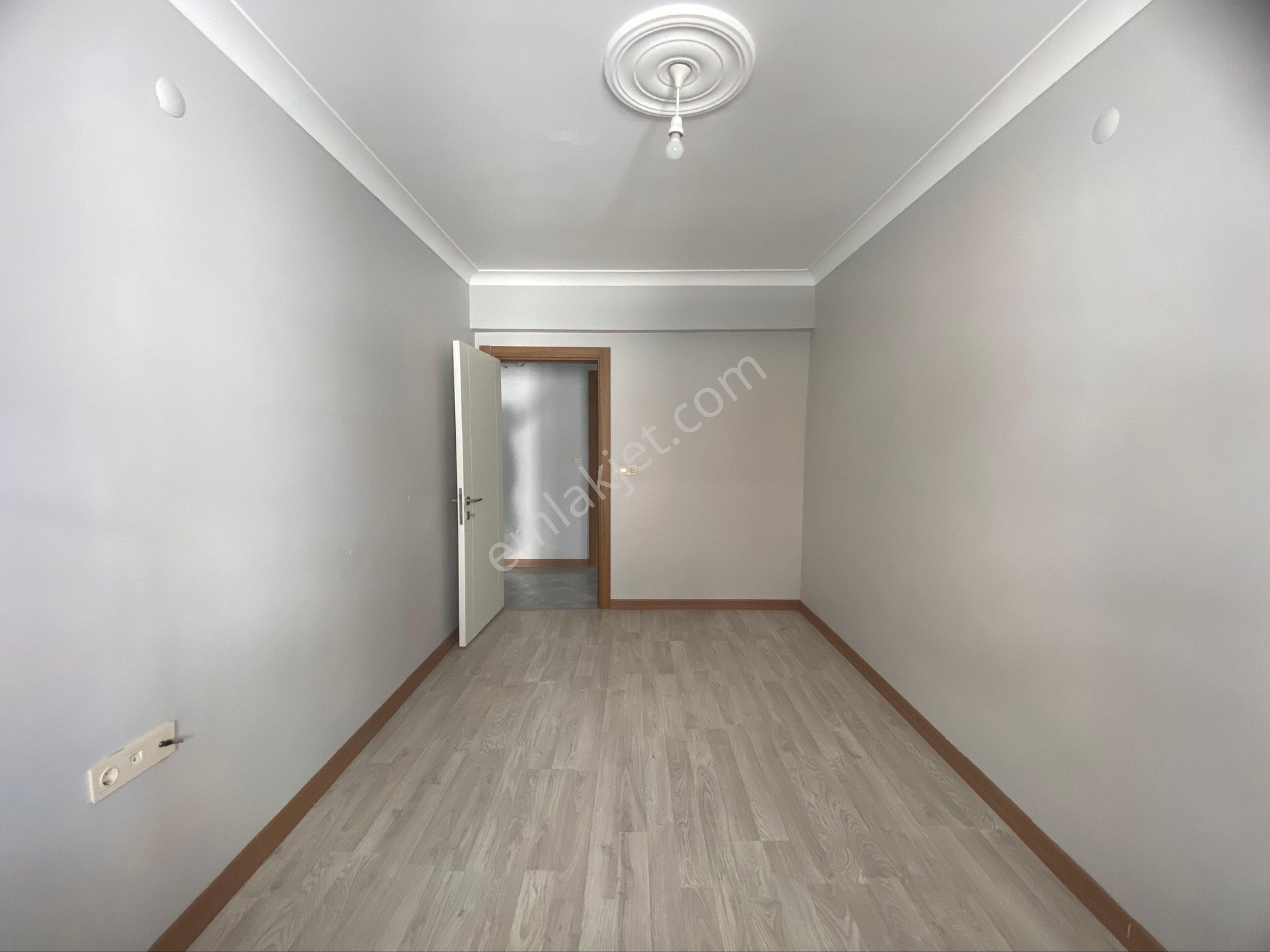 Remax Landden Havuzlu Sitede Şerefiyesi Yüksek Satılık 2+1 - Görsel 13