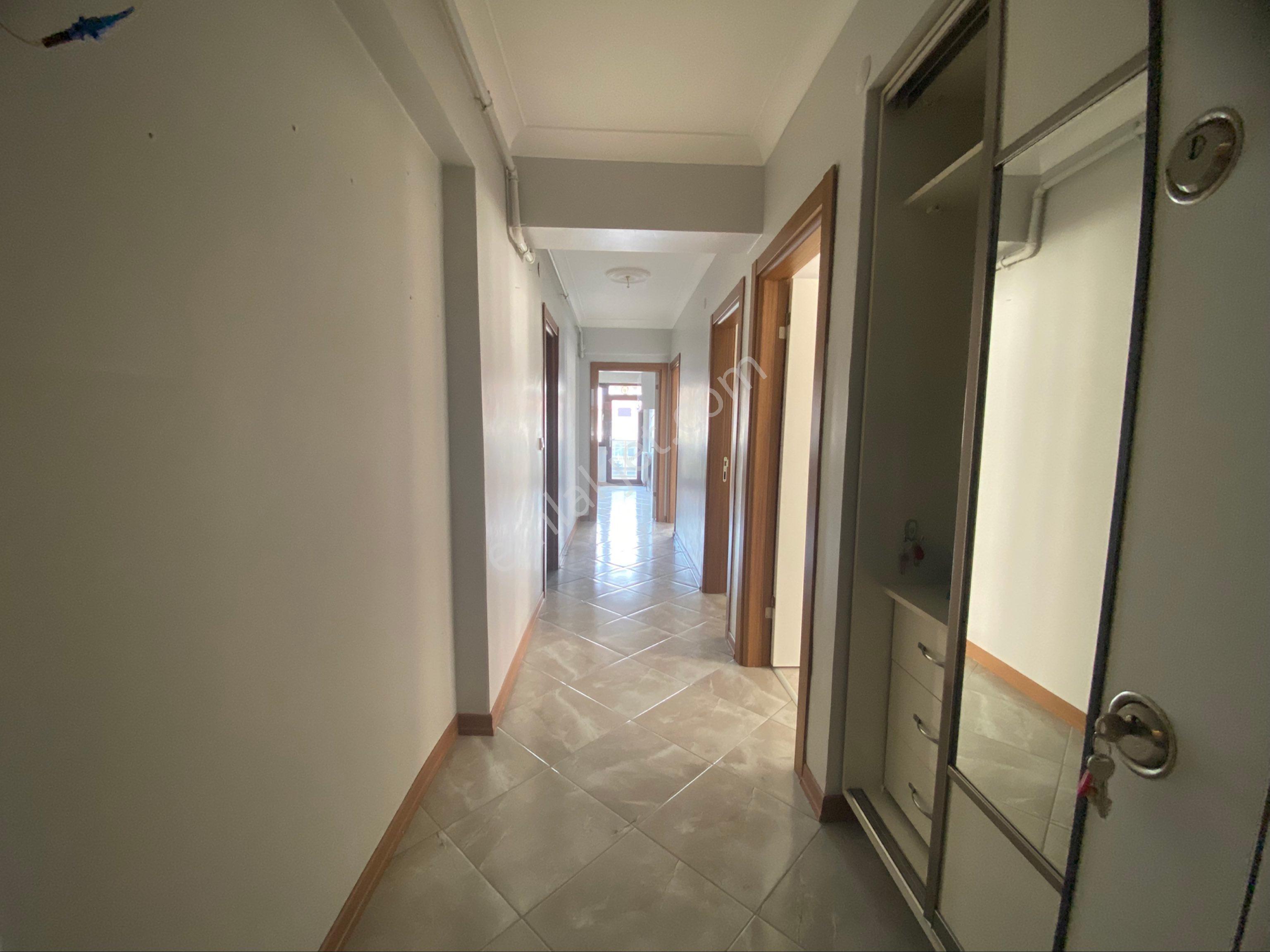 Remax Landden Havuzlu Sitede Şerefiyesi Yüksek Satılık 2+1 - Görsel 11