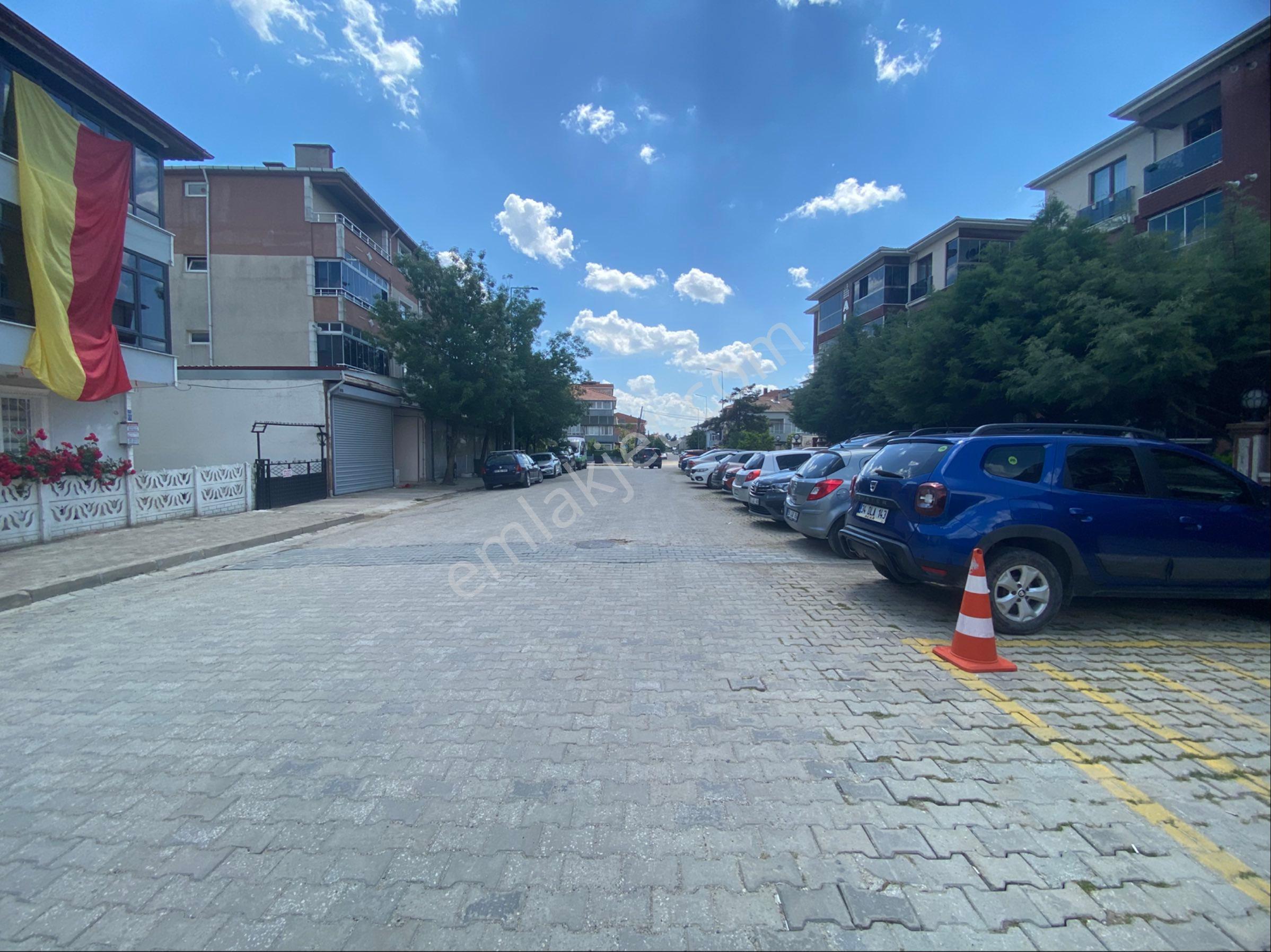 Remax Landden Havuzlu Sitede Şerefiyesi Yüksek Satılık 2+1 - Görsel 27