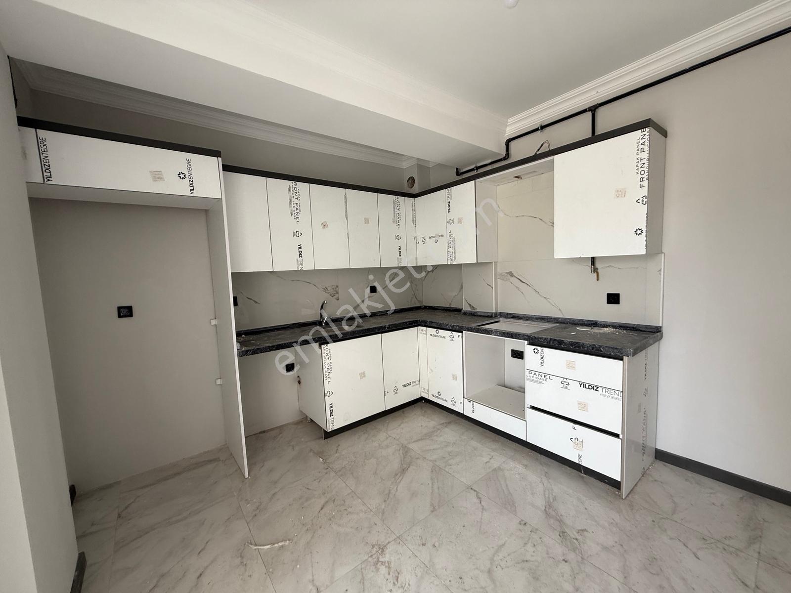 Yağmur Emlaktan Kiralık Süper Konum 3+1 Sıfır Lüks Daire - Görsel 2