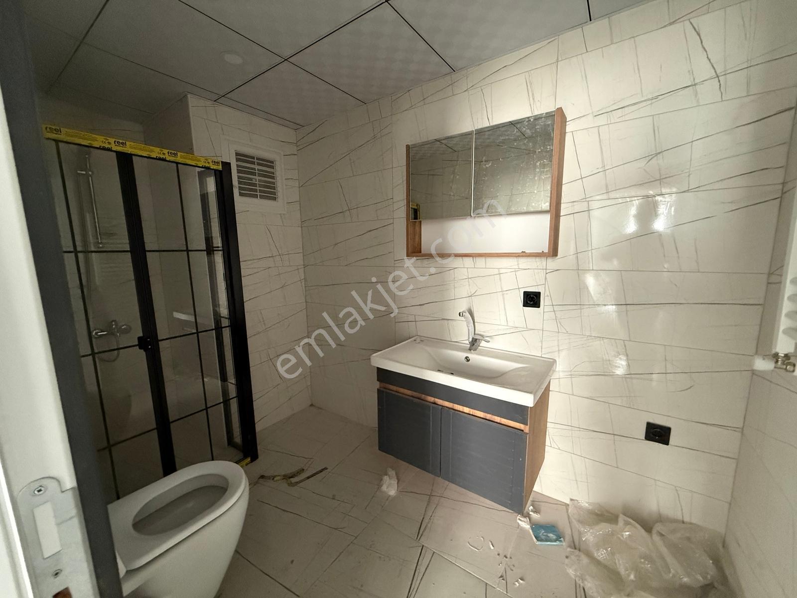 Yağmur Emlaktan Kiralık Süper Konum 3+1 Sıfır Lüks Daire - Görsel 17