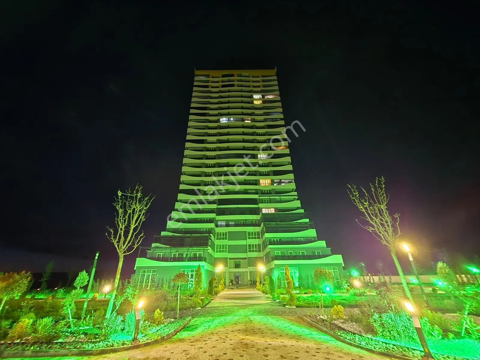 ´garanti Emlak'tan - Havuzlu Sitede - 183m² - 4+1 - A Clas Daire - Görsel 3