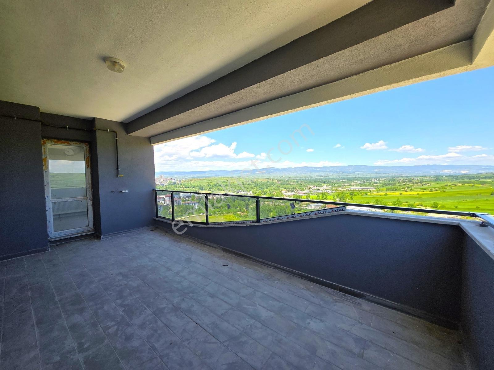 ´garanti Emlak'tan - Havuzlu Sitede - 183m² - 4+1 - A Clas Daire - Görsel 34