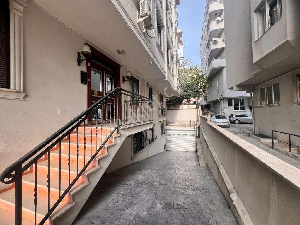 Kaçmaz'dan Küçükyalı Marmaray Durağına İlk Binada Kiralık 2+1 - Görsel 27