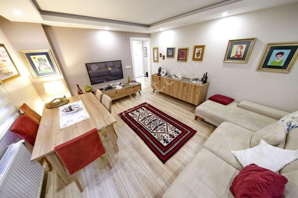 Kaçmaz'dan Küçükyalı Marmaray Durağına İlk Binada Kiralık 2+1 - Görsel 3