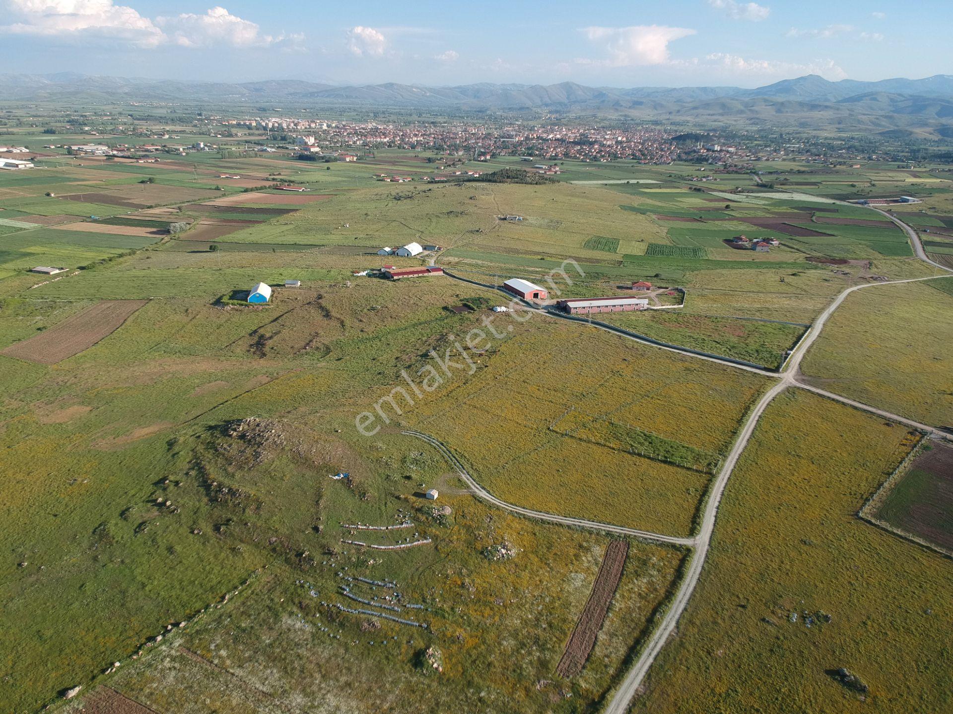 İlbey // Şuhut Karlık Köyü "yandım Yakası" Mevkiinde 2.252 M² Satılık Tarla - Görsel 27
