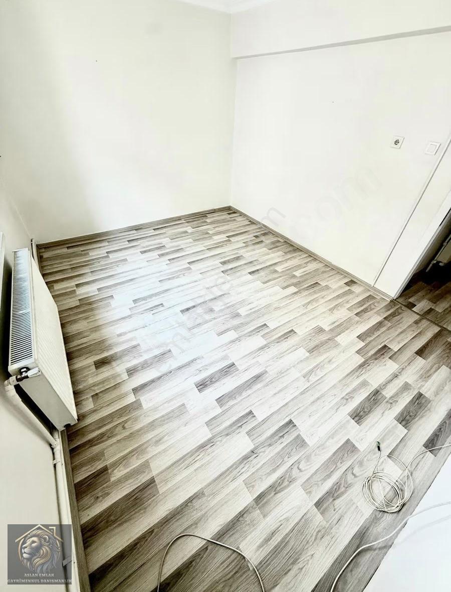 Lale Tren İstsayonu Dibinde Ara Katta Full Yapılı 140 M2 Daire - Görsel 14