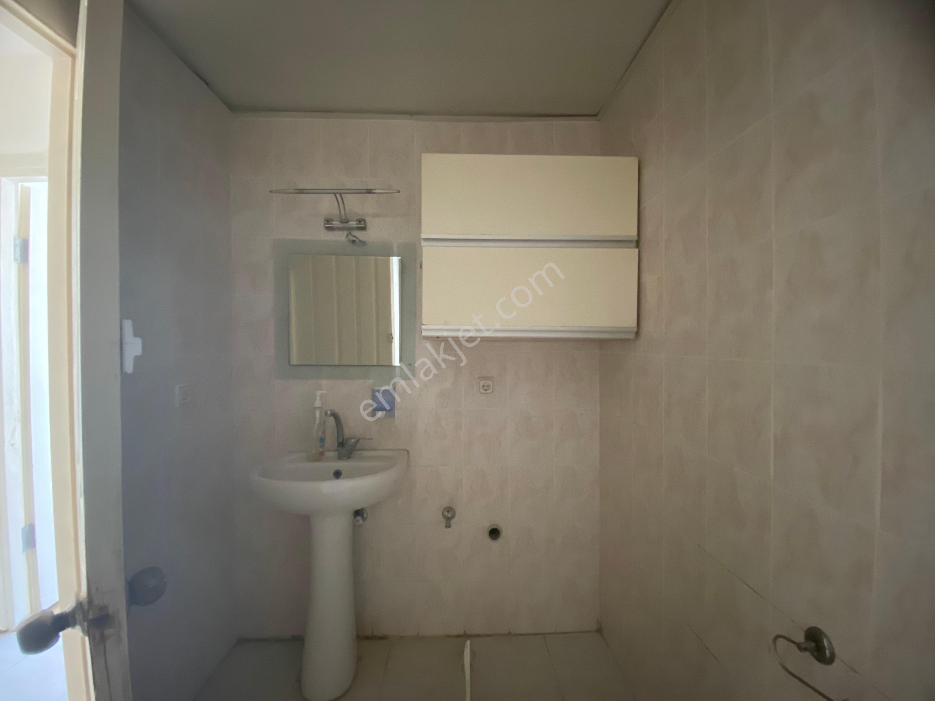 Remax Landden B.yoncalı Site İçi Satılık İskanlı 2+1 - Görsel 15