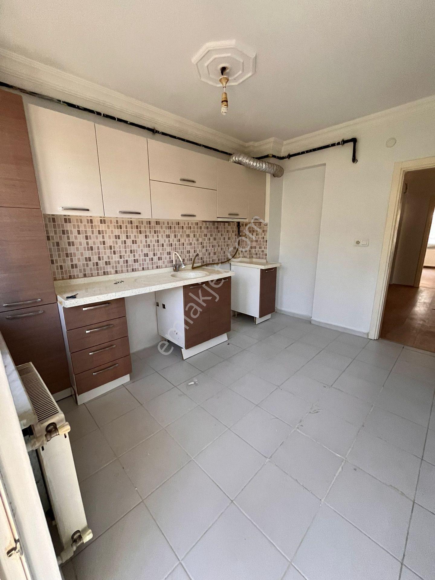 Deniz Yiğit Emlak'tan 30 Ağustos Mahallesinde Kiralık 2+1 Arakat Daire - Görsel 9