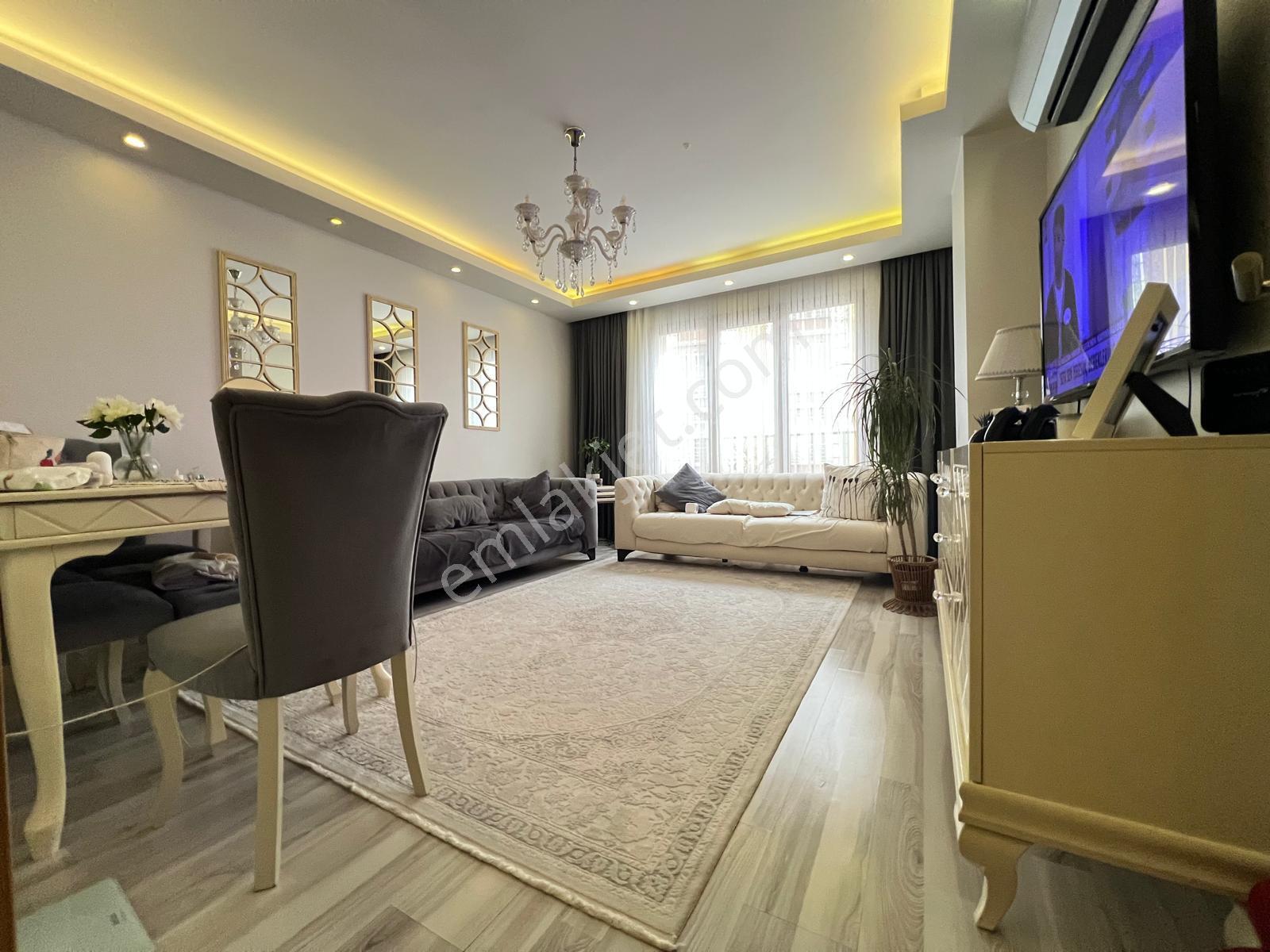 Yenibosna Hürriyet Mahallesinde Satılık 2+1 Daire Güney Cephe Metrobüse Çok Yakın