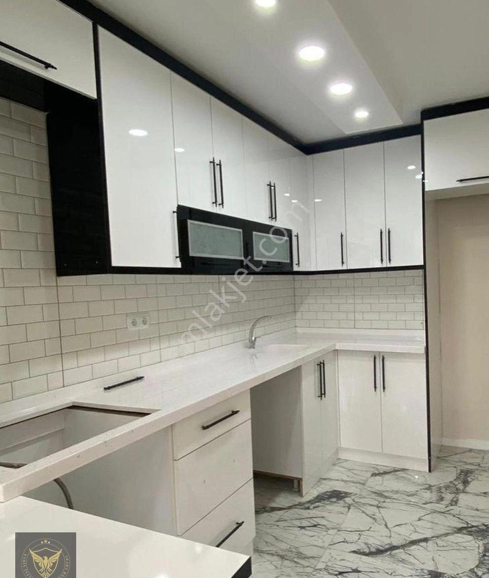 Esenyurt Güzelyurt Mahallesinde Marmara Park Avm Yakın Metrobüse Yürüme Mesafesinde 2+1 Dairemiz