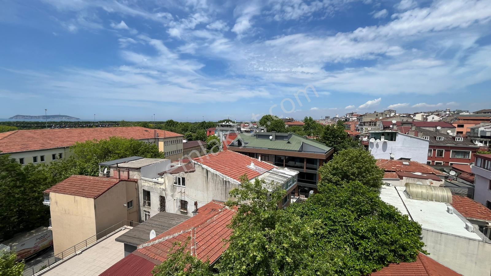 Maltepe Yalı Mahallesi'nde Katta Tek, Panoramik Adalar Ve Deniz Manzaralı Özel 3+1 Daire - Görsel 5