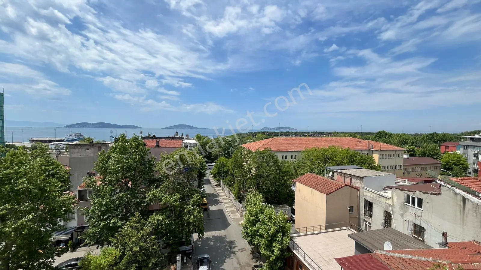 Maltepe Yalı Mahallesi'nde Katta Tek, Panoramik Adalar Ve Deniz Manzaralı Özel 3+1 Daire - Görsel 3