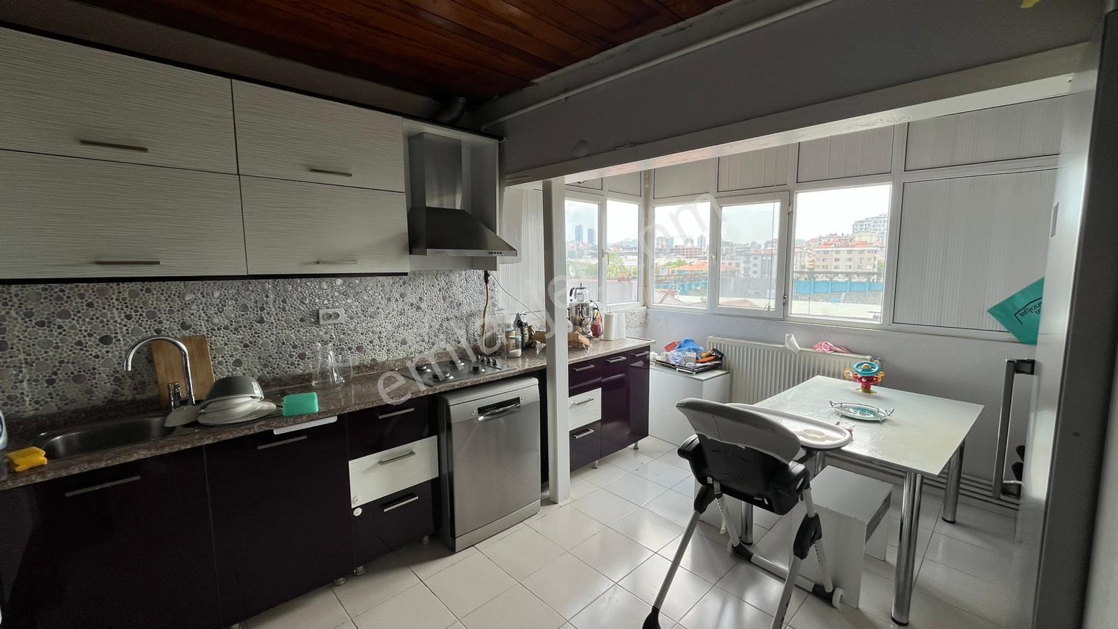 Maltepe Yalı Mahallesi'nde Katta Tek, Panoramik Adalar Ve Deniz Manzaralı Özel 3+1 Daire - Görsel 12