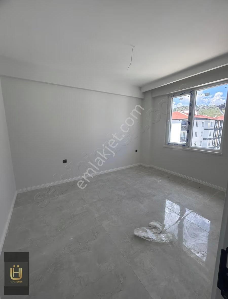 Afyon Üçok Emlaktan Kanlıca Mah Kiralık Sıfır 2+1 3 Kat Daire - Görsel 16