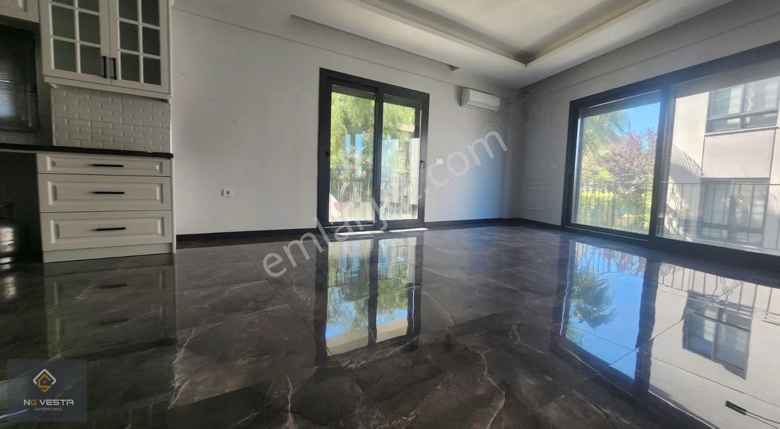 Deniz Manzaralı Bahçeli 4+1 Kiralık Villa - Görsel 6