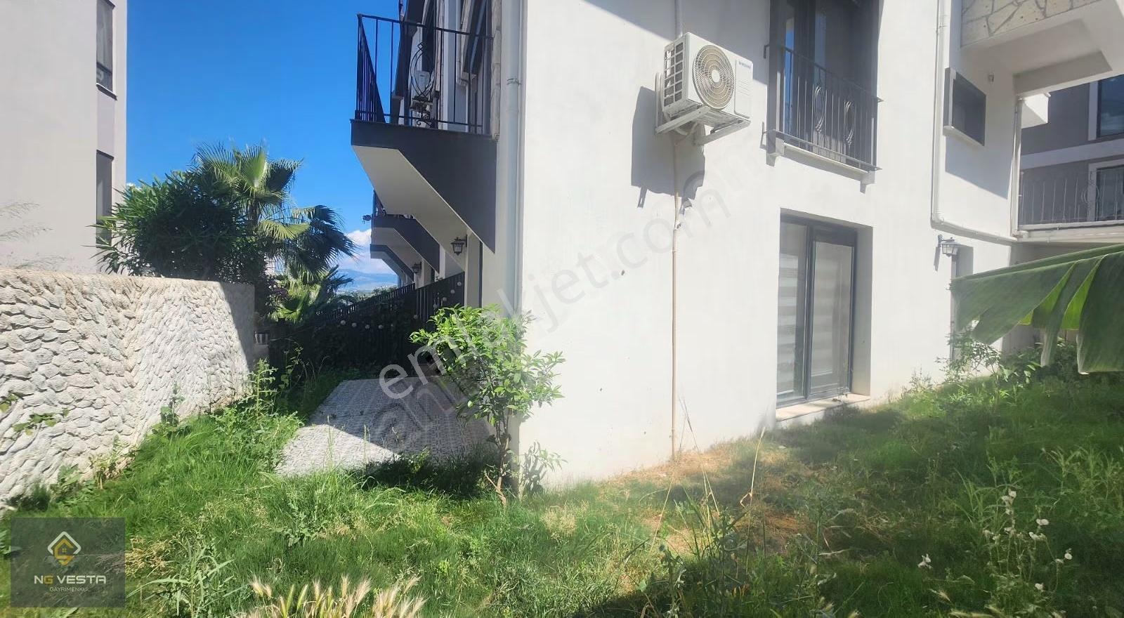 Deniz Manzaralı Bahçeli 4+1 Kiralık Villa - Görsel 32