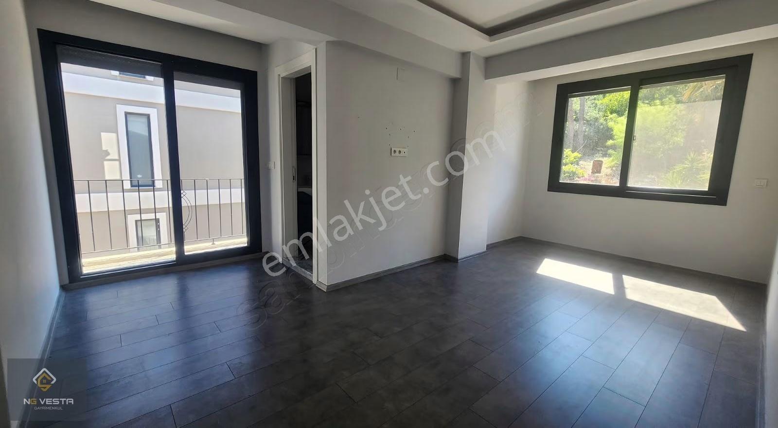 Deniz Manzaralı Bahçeli 4+1 Kiralık Villa - Görsel 18