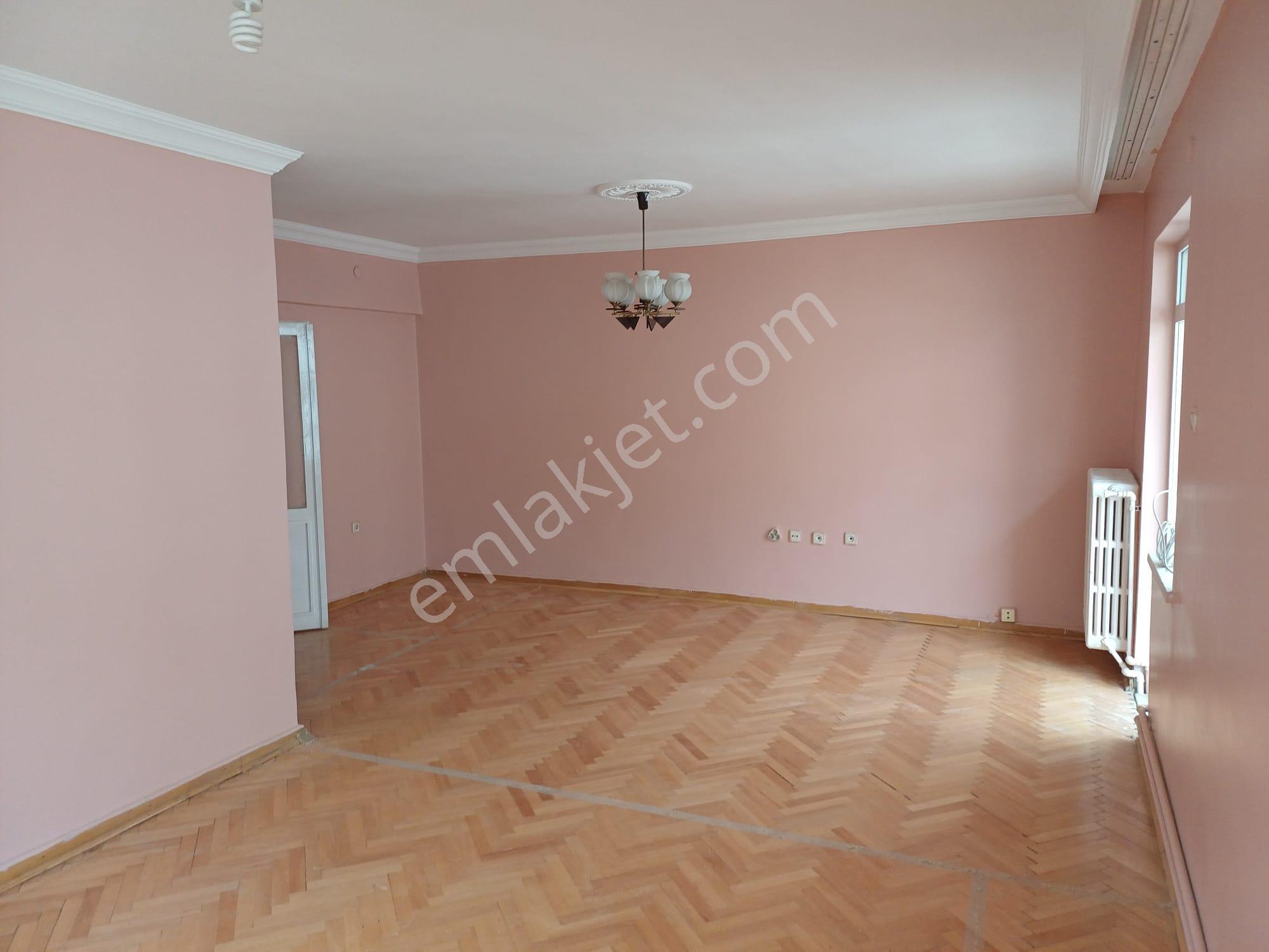 Aşağı Ayrancı Üst Kuzgunda 3.katta 125 M2 3+1 Satılık Boş Daire - Görsel 3