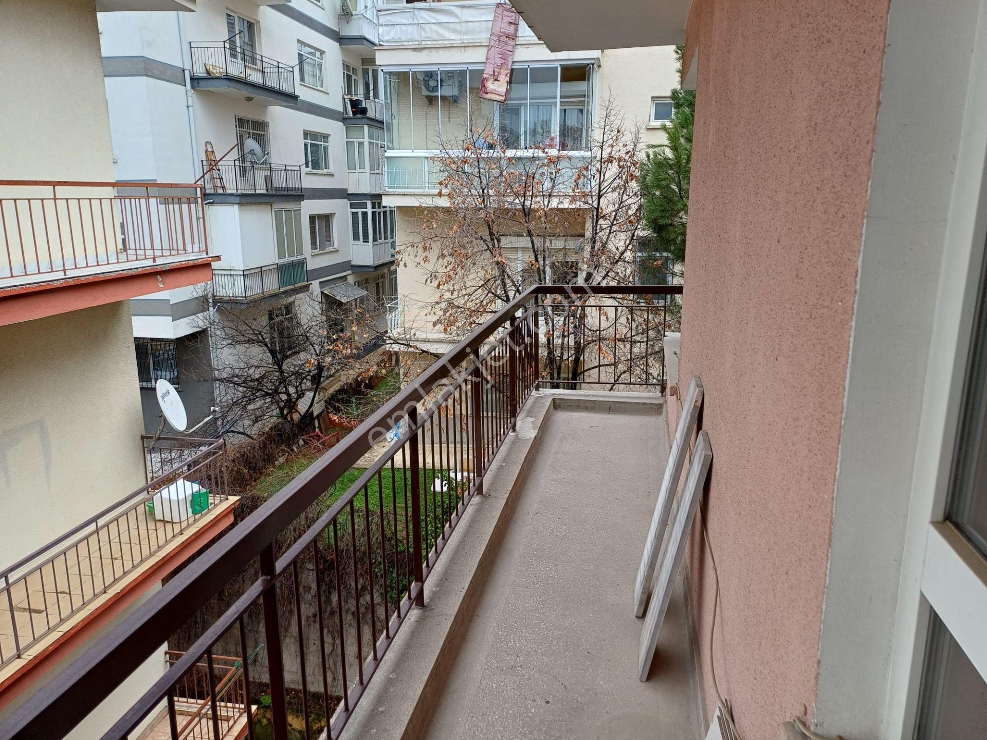 Aşağı Ayrancı Üst Kuzgunda 3.katta 125 M2 3+1 Satılık Boş Daire - Görsel 35