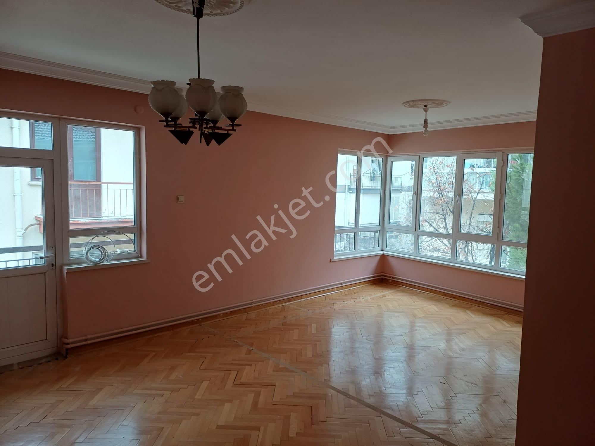 Aşağı Ayrancı Üst Kuzgunda 3.katta 125 M2 3+1 Satılık Boş Daire - Görsel 5