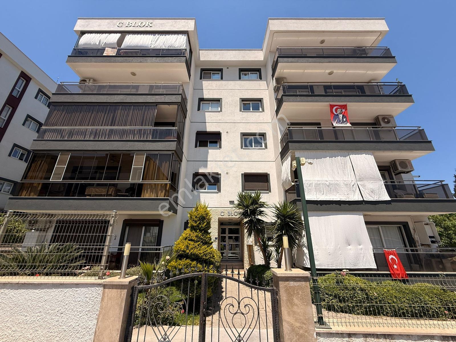 Havuzlu Site İçerisinde Yatırımlık 1+1 Satılık Daire!