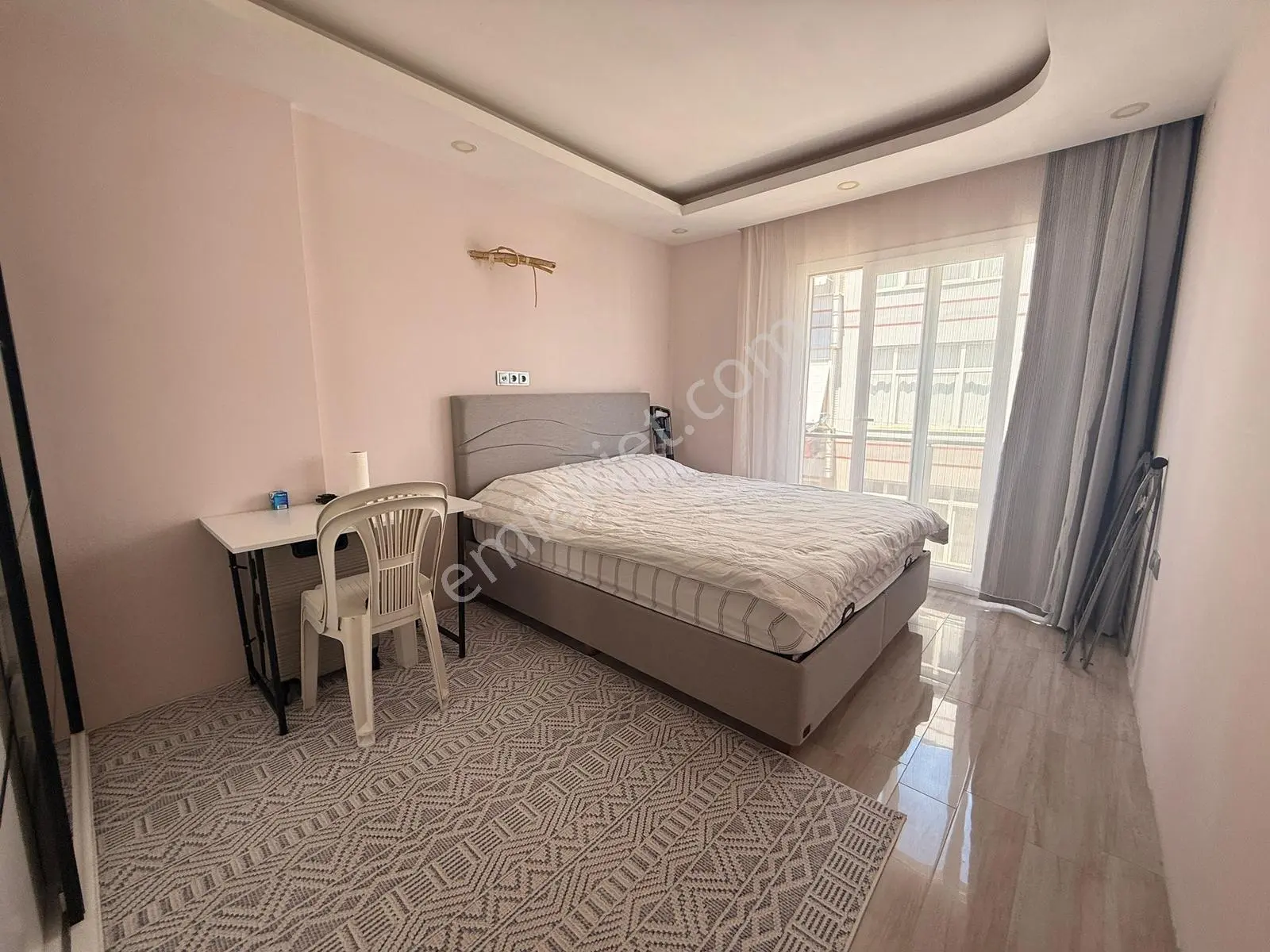 Havuzlu Site İçerisinde Yatırımlık 1+1 Satılık Daire! - Görsel 5