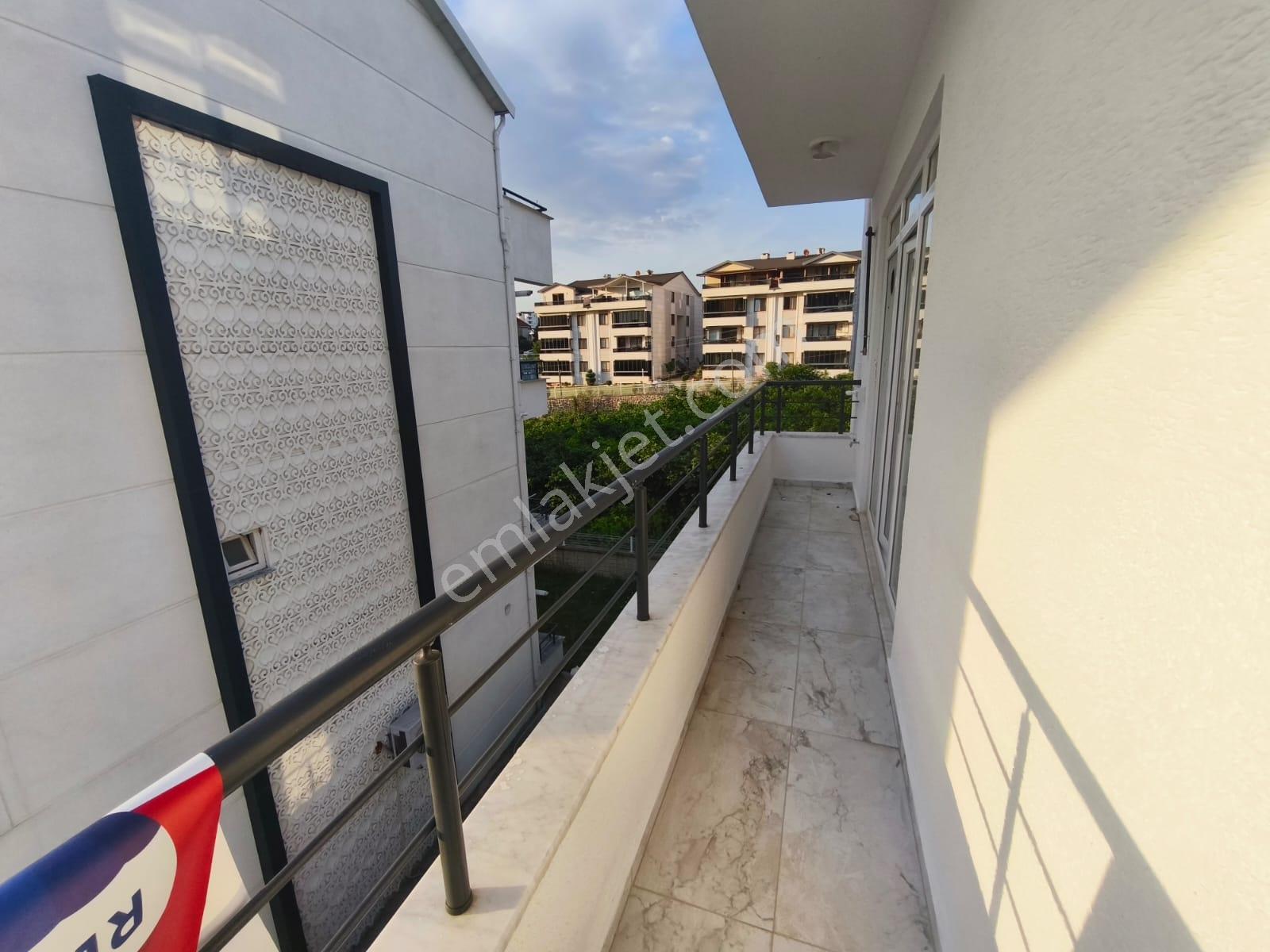 Remax Natural Den Topçularda Satılık Sıfır Çatı Dublex - Görsel 24