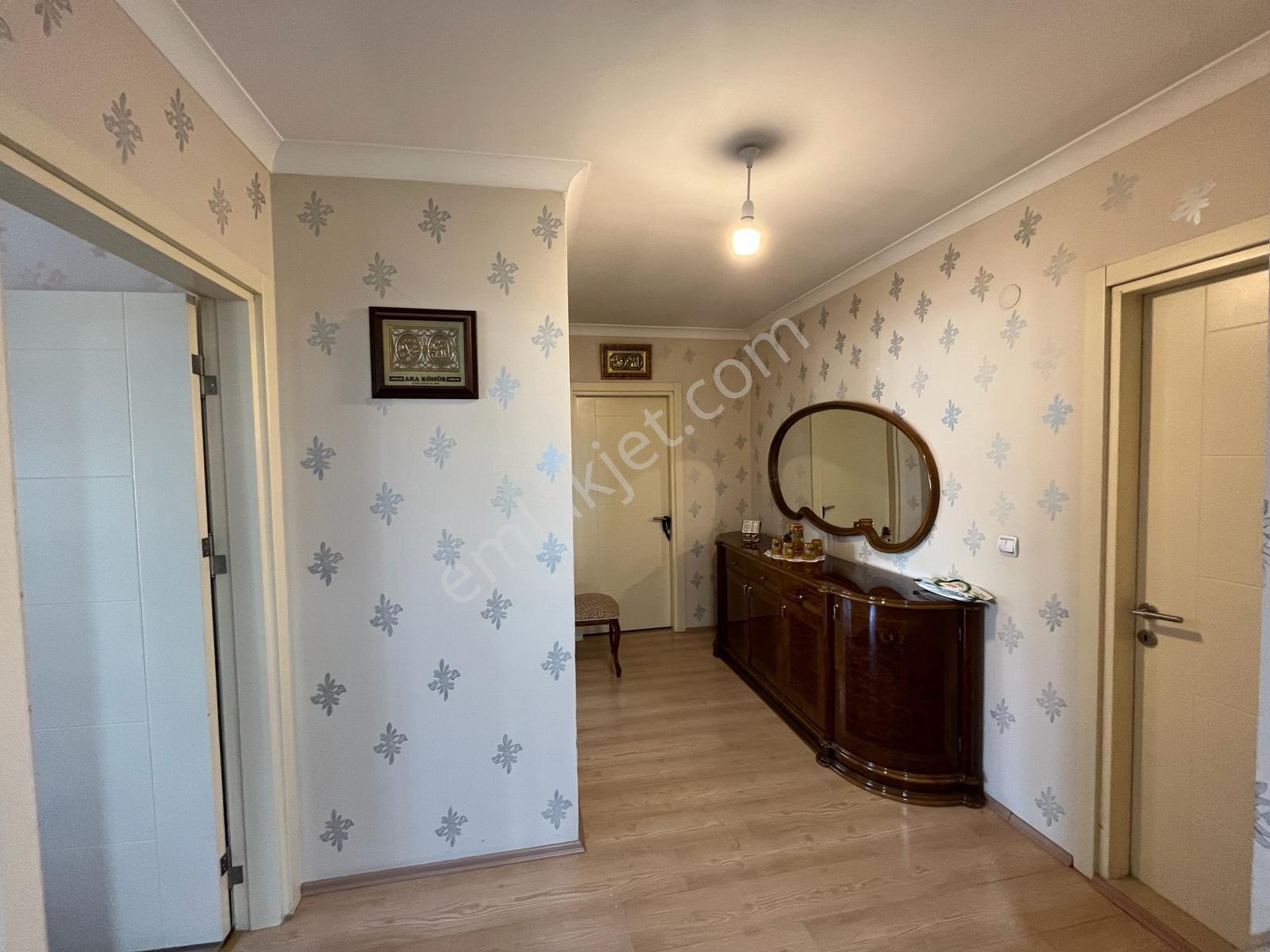 Hafiziye Mahallesinde Satılık Geniş 5+1 Teraslı Dublex Daire - Görsel 15