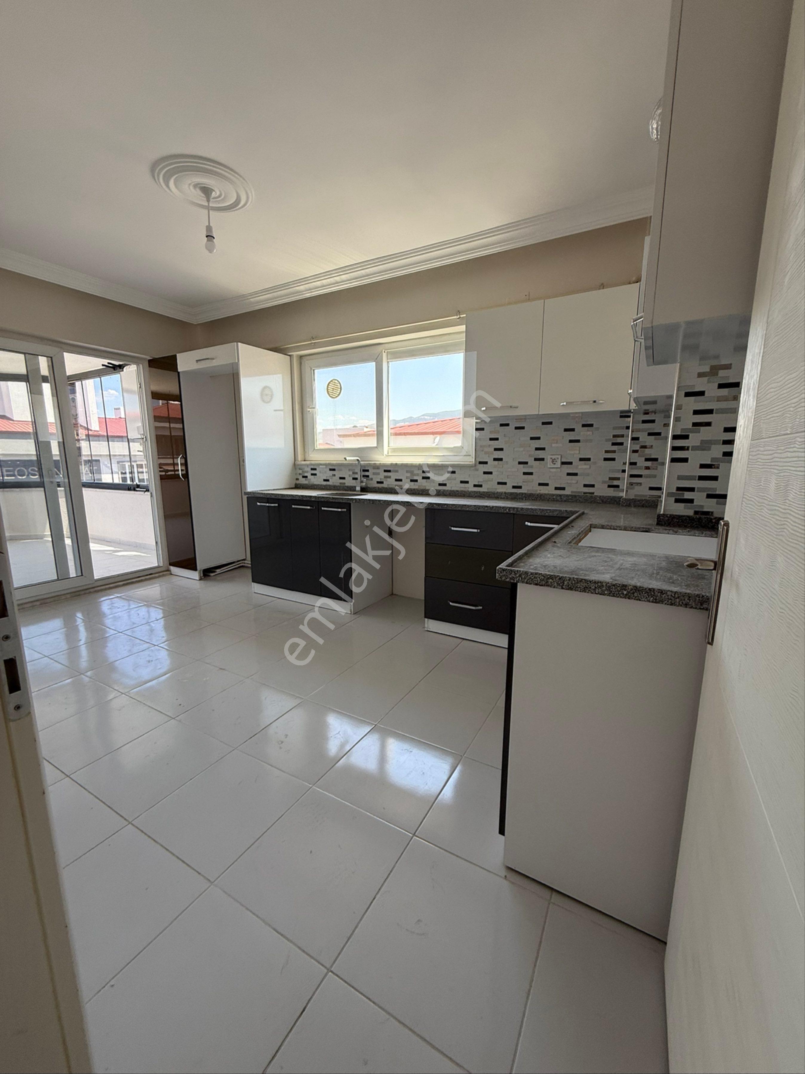 Kuyucak Yeni Mahallede 3+1 Doğalgazlı Kiralık Daire - Görsel 8