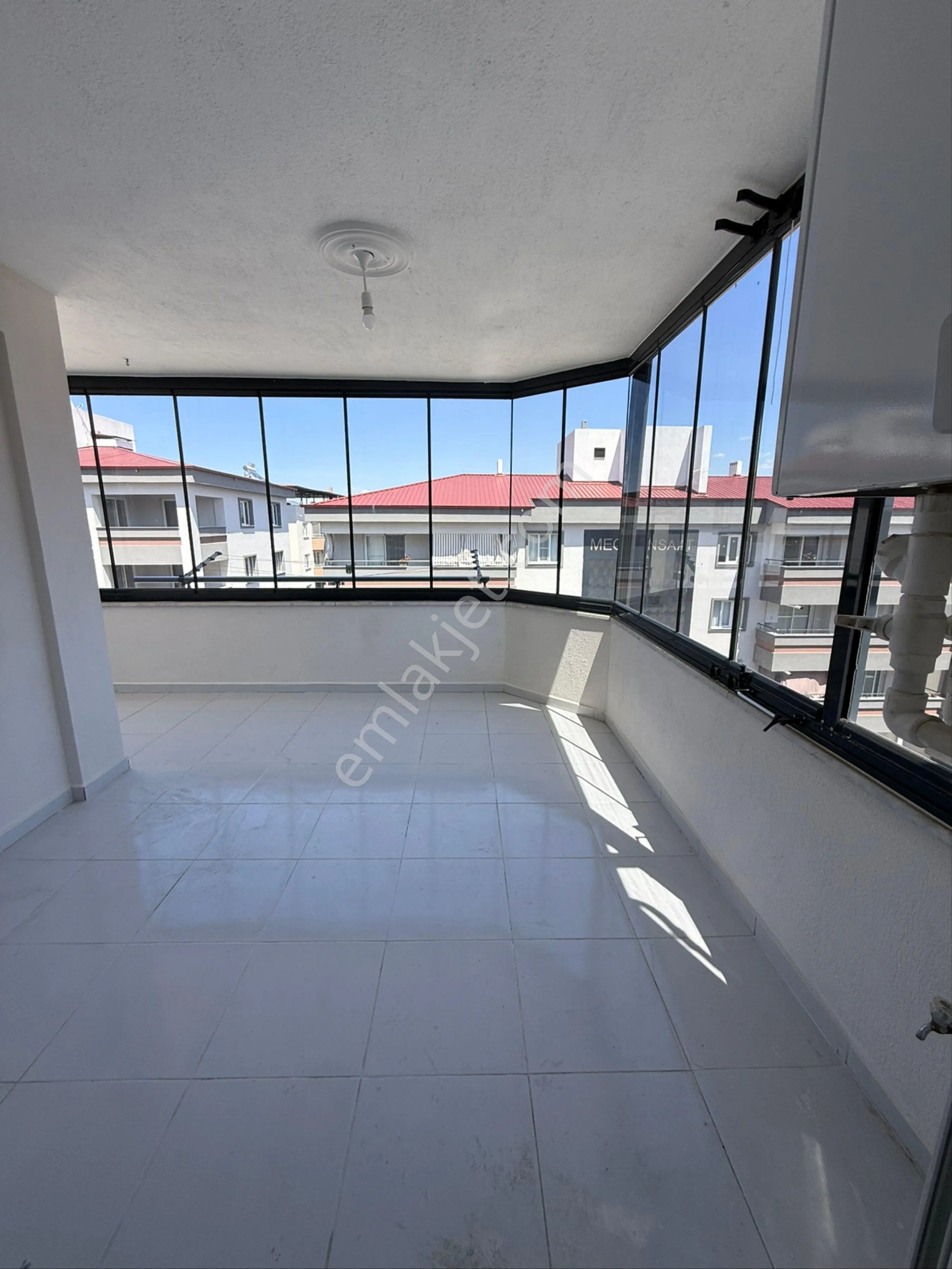 Kuyucak Yeni Mahallede 3+1 Doğalgazlı Kiralık Daire