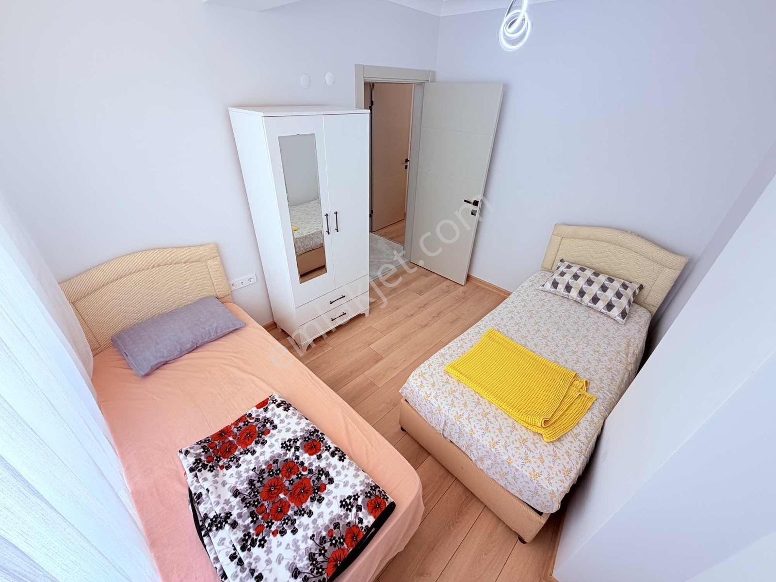 Burcu'dan 17 Eylül'de Sıfır 1+1 Belediye Karşısı Eşyalı Daire - Görsel 13