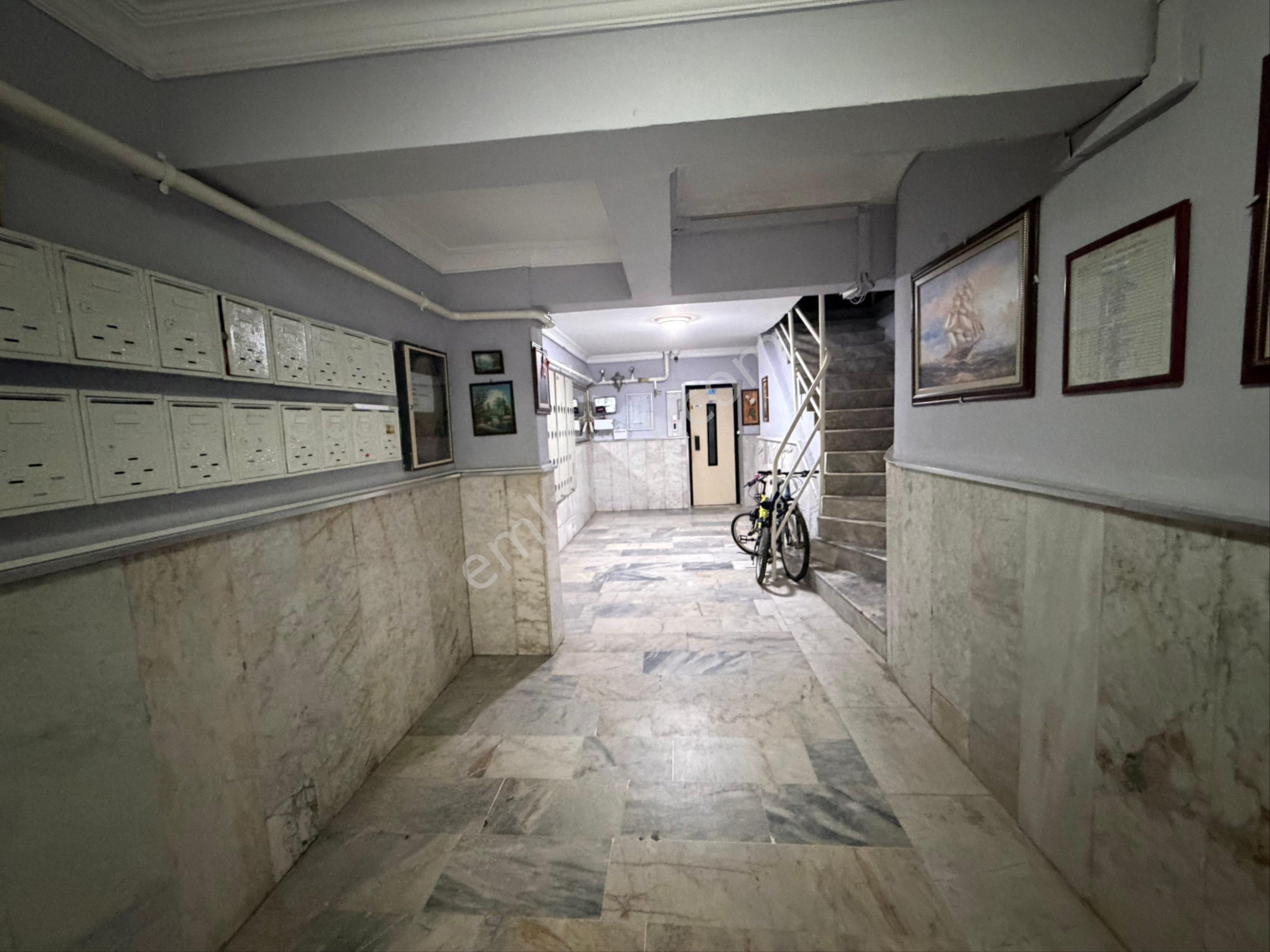 Buca Turyap'tan Merkezi Lokasyonda Site İçi 3+1 Kiralık Daire - Görsel 12