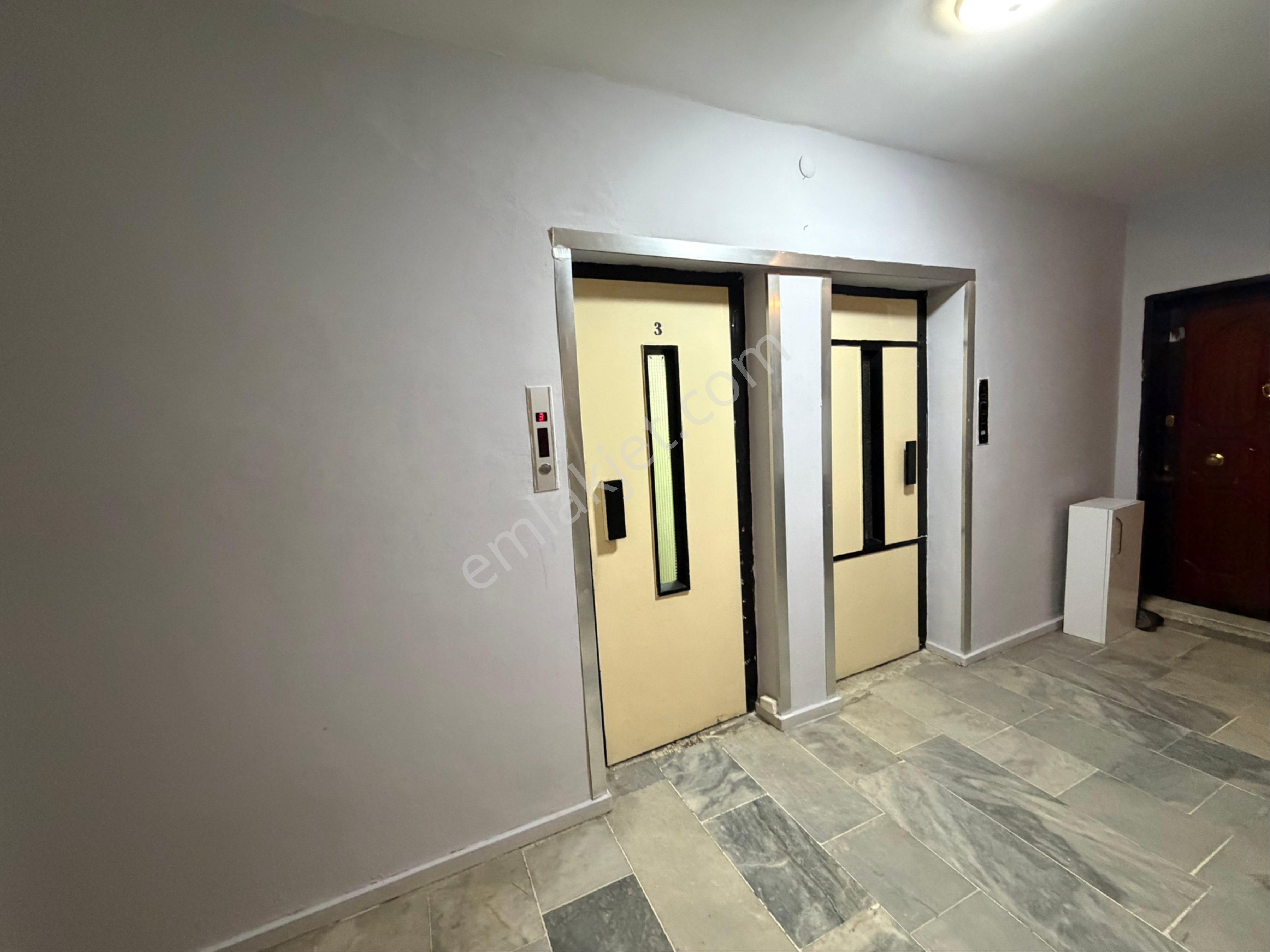Buca Turyap'tan Merkezi Lokasyonda Site İçi 3+1 Kiralık Daire - Görsel 15