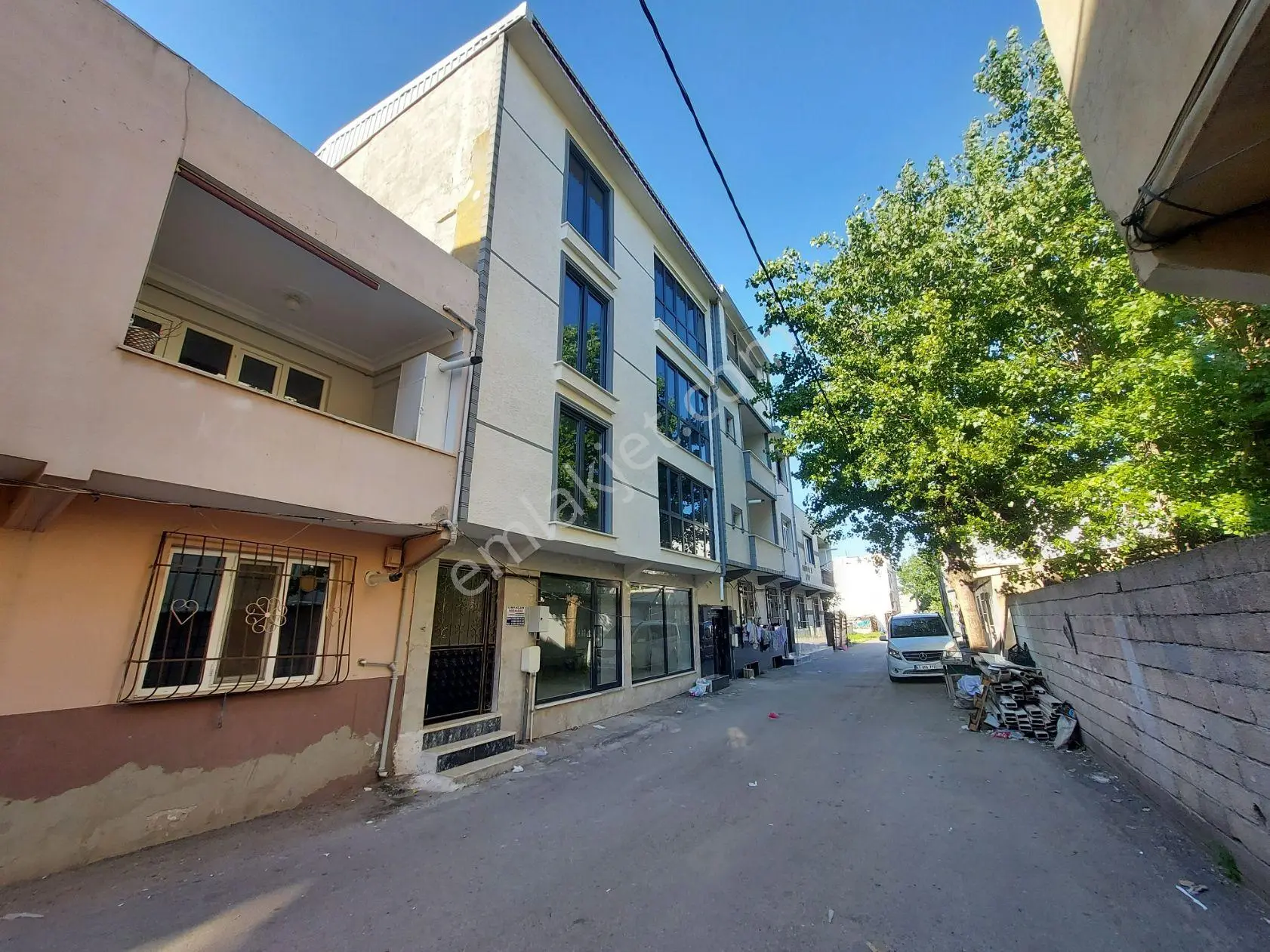 Arabağatağı'nda Satılık 4 Katlı Bina: 3 Daire, 1 Dükkan - Görsel 3