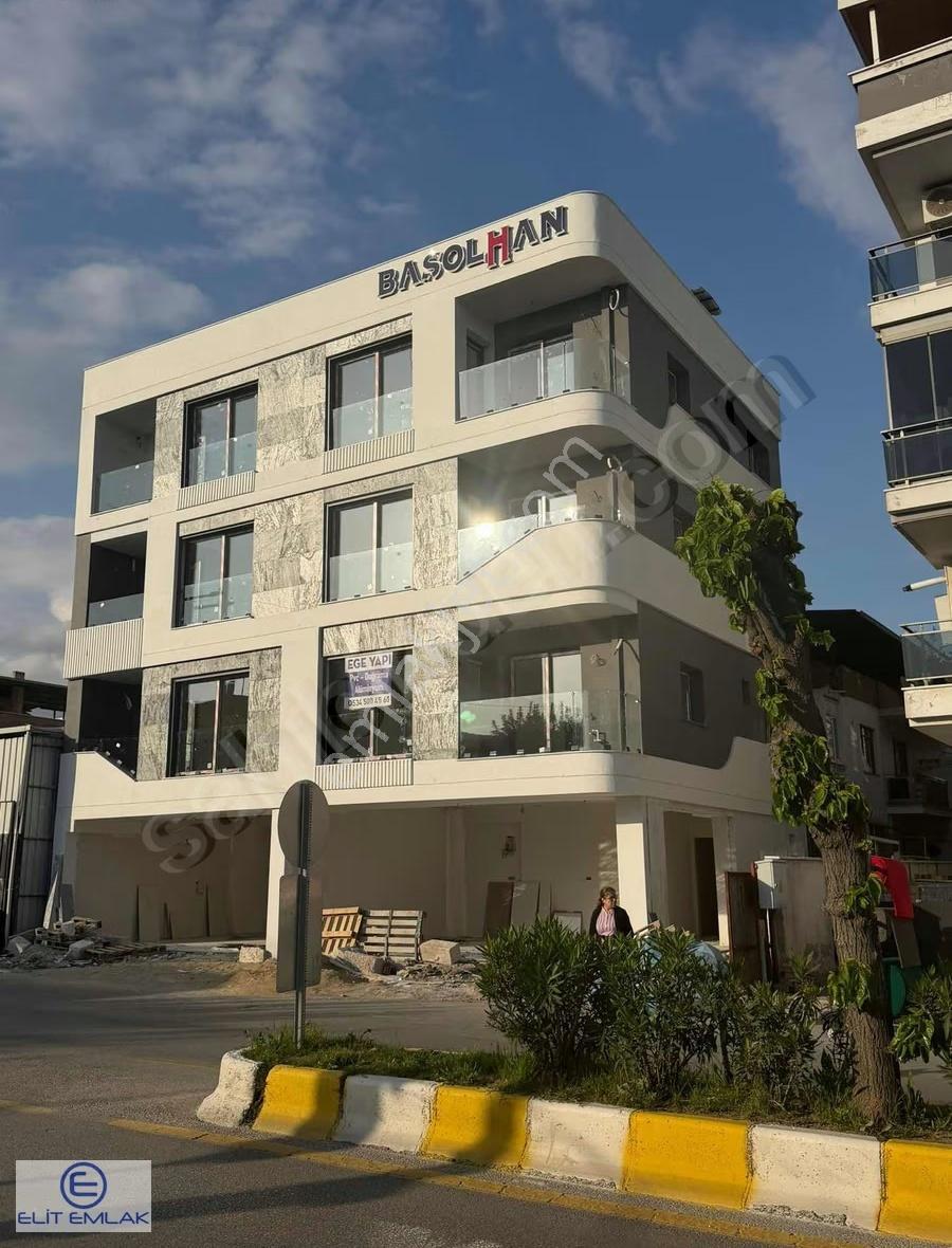 Ata Mahallesi Ana Yol Üzeri Satılık 2+0 Daire