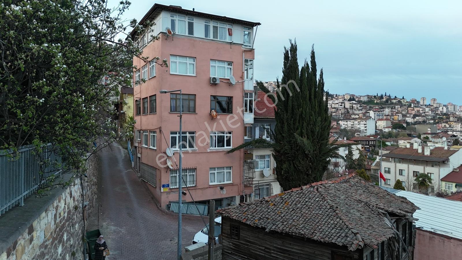 Tarcanlar Dan İzmit'in Kültür Tepesinde 2+1 Daire