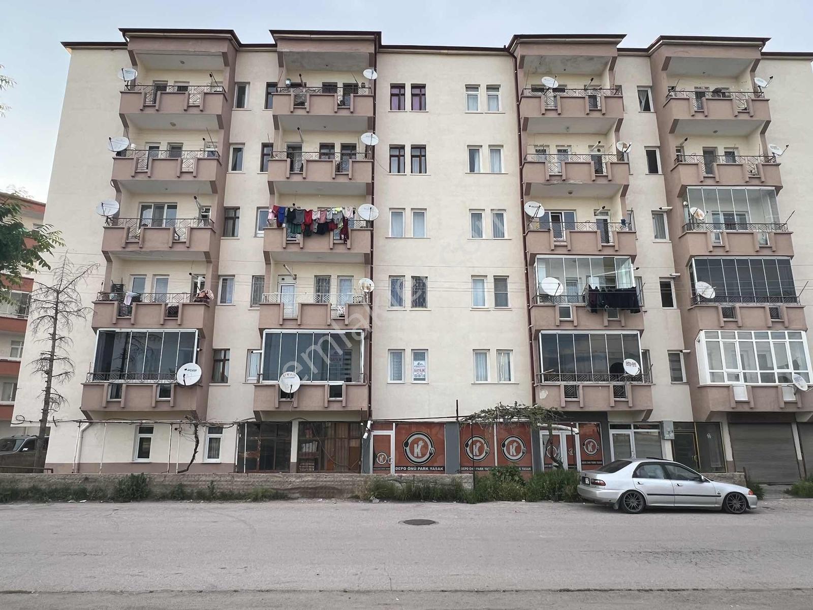 Fatih Mahallesi'nde Bulvar Cepheli Komple Tadilatlı