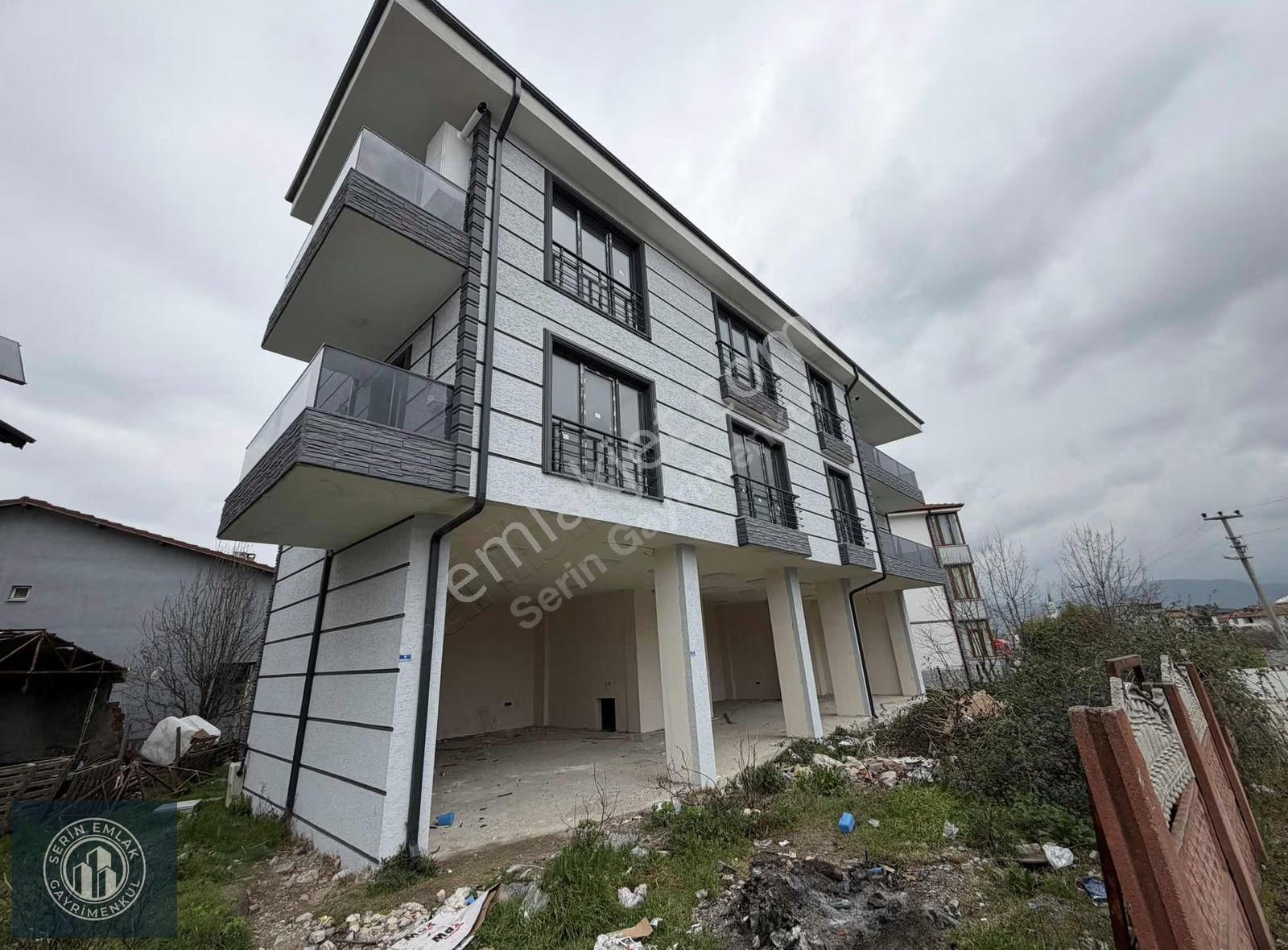 Arifiye Neviye Mh. Kiralık 160m² Cadde Dükkanı