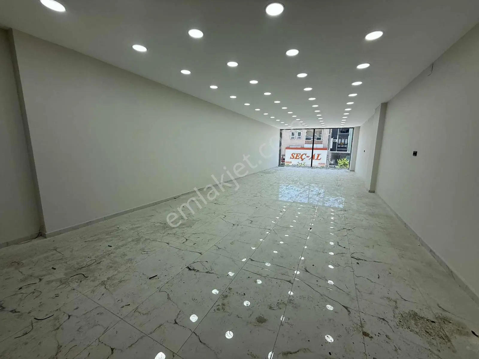 Burhan Kılınç'dan İşlek Cadde Üzeri Kiralık Dükkan 3 Katlı - Görsel 3