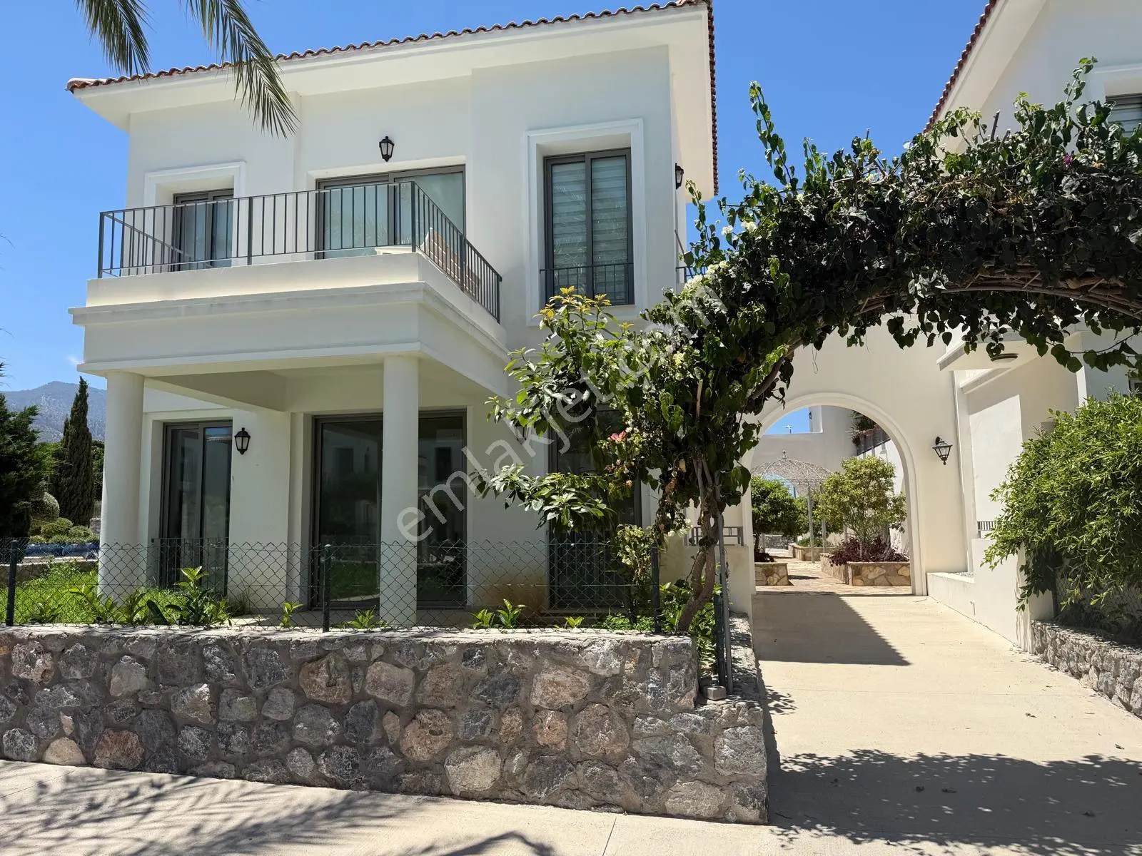 Girne Alsancak Kıbrıs Town Houses Satılık 2+1 Daire