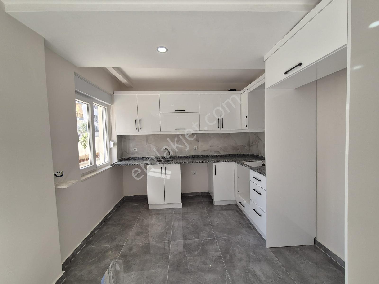 Erenköyde Sıfır 4+2 Daire (tek Tapu 2 Tane 2+1) Araç Takaslı - Görsel 4