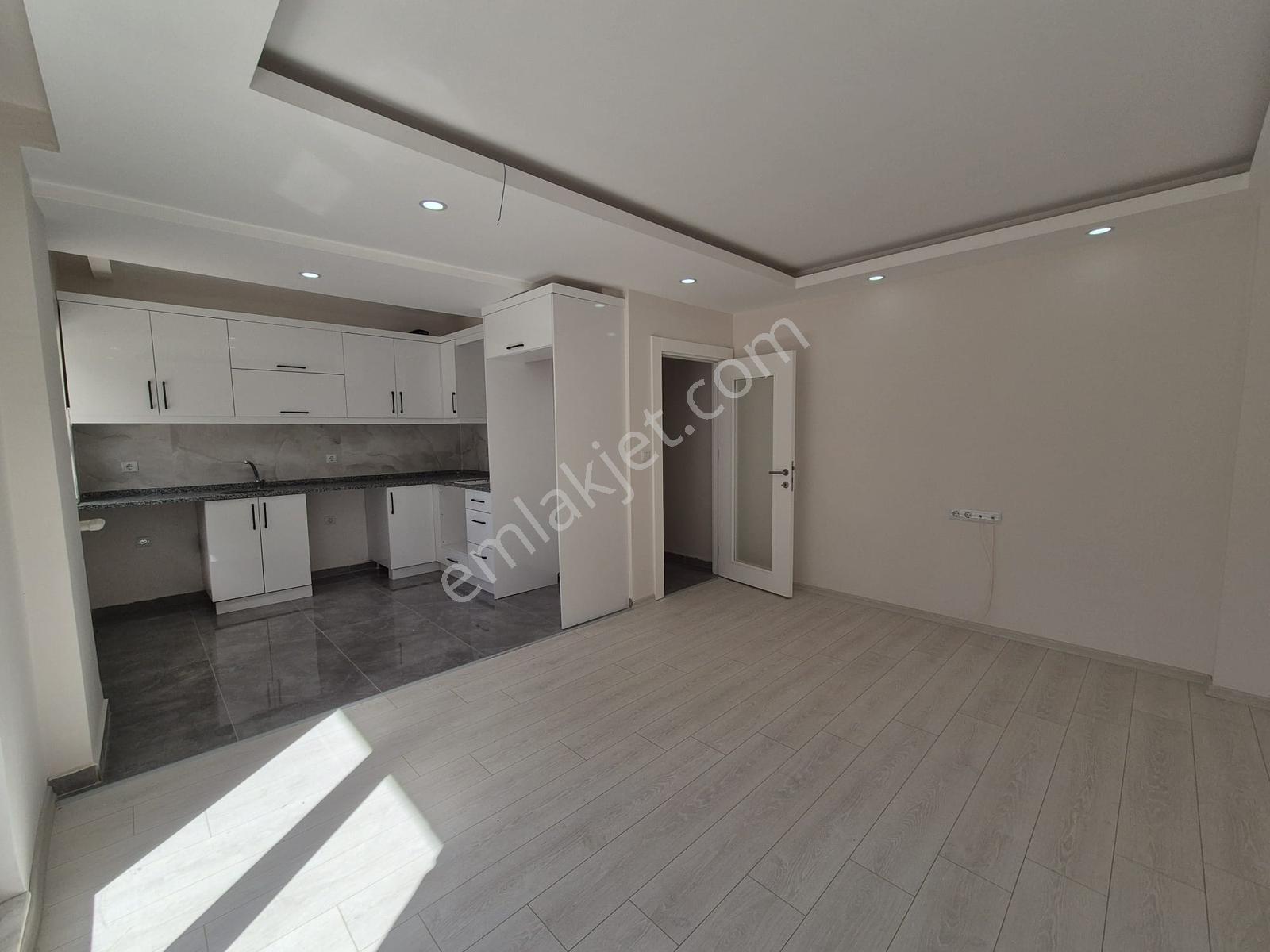 Erenköyde Sıfır 4+2 Daire (tek Tapu 2 Tane 2+1) Araç Takaslı - Görsel 3